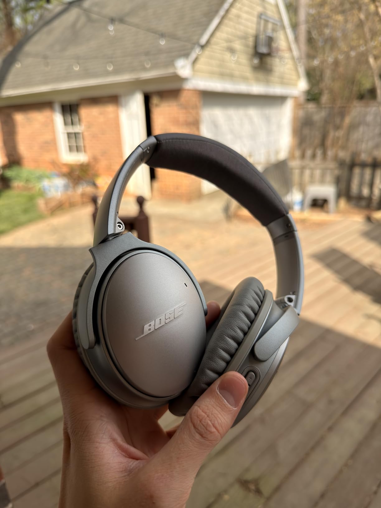 Bose QuietComfort 35 (Series II) Wireless Headphones, Noise Cancelling - Black (Renewed) customer photo 2