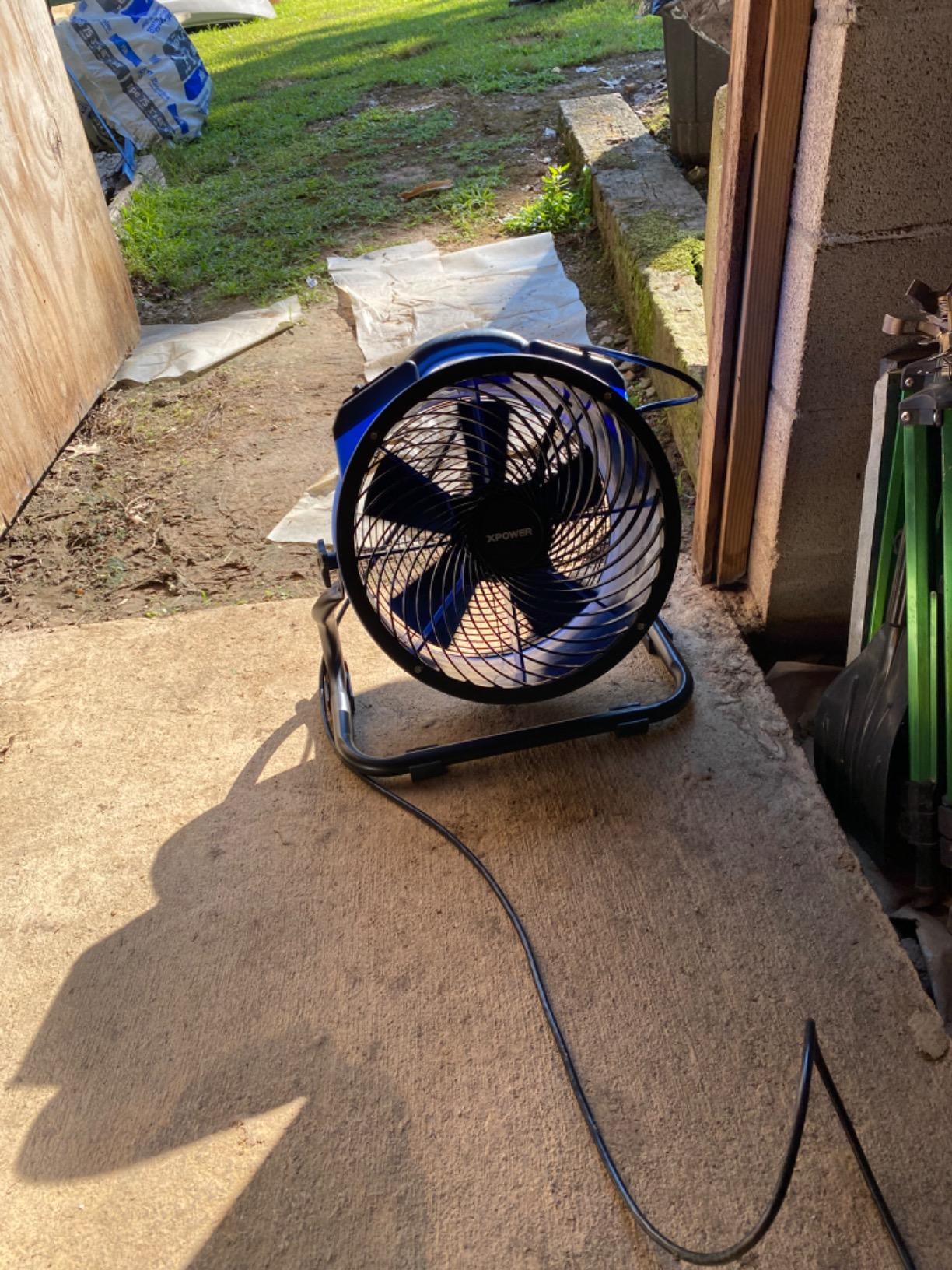 XPOWER FC-300 Heavy Duty Industrial High Velocity Whole Room Air Mover Air Circulator Utility Shop Floor Fan, Variable Speed, Timer, 14 inch, 2100 CFM, Black, Blue customer photo 2