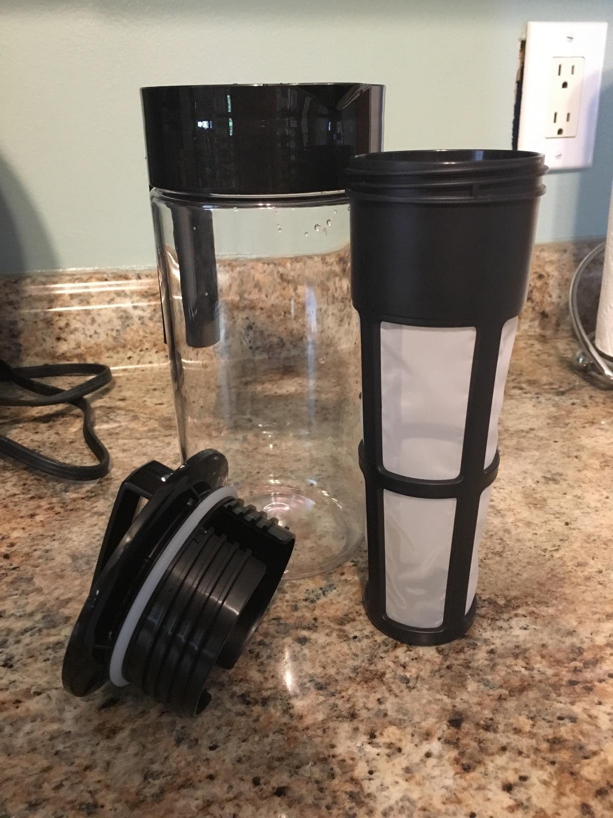 Takeya Tritan Cold Brew Coffee Maker - Airtight Pitcher with Leak-Free Lid - BPA-Free Cold Brew Maker with Silicone Handle - Dishwasher-Safe Pitcher for Homemade Cold Brew - 2 Quart, Black customer photo 1