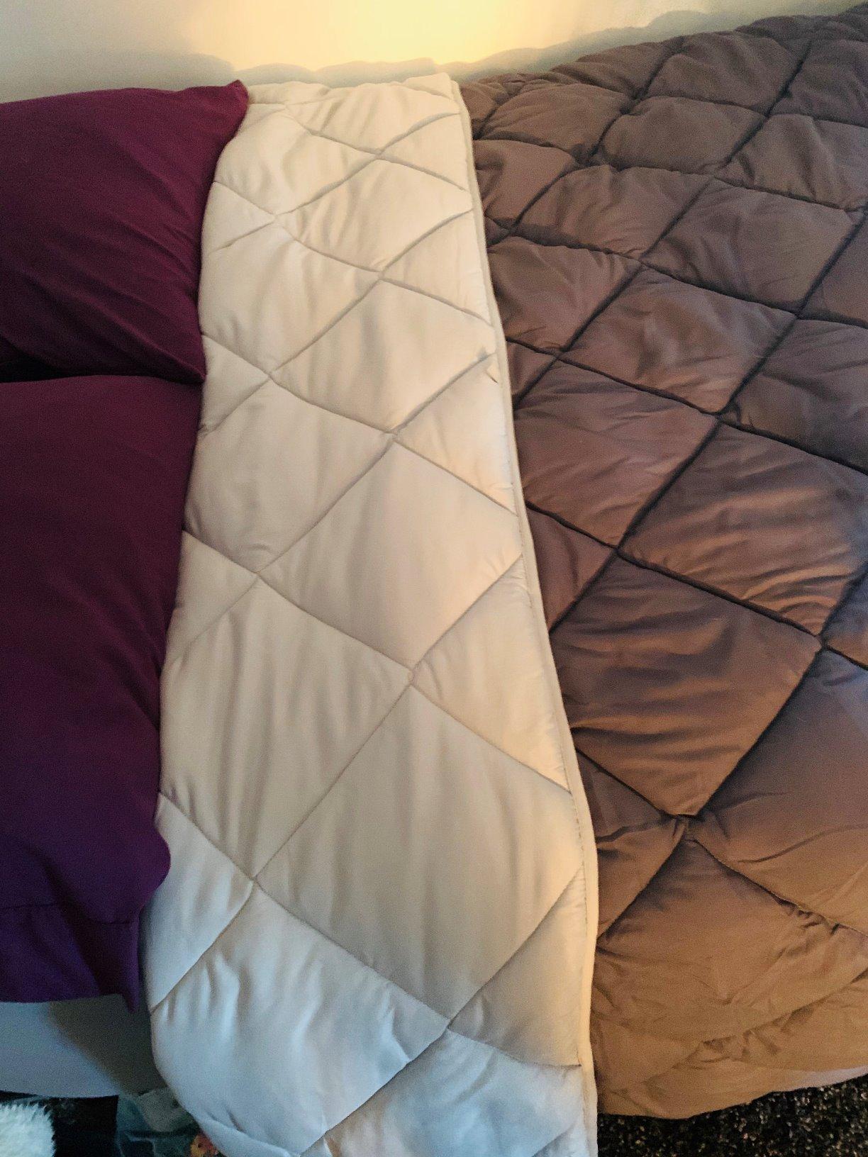 ViscoSoft King/California King Down Alternative Comforter - All Season Cooling Breathable Microfiber Duvet Insert, Soft Quilted Reversible Blanket, White customer photo 1