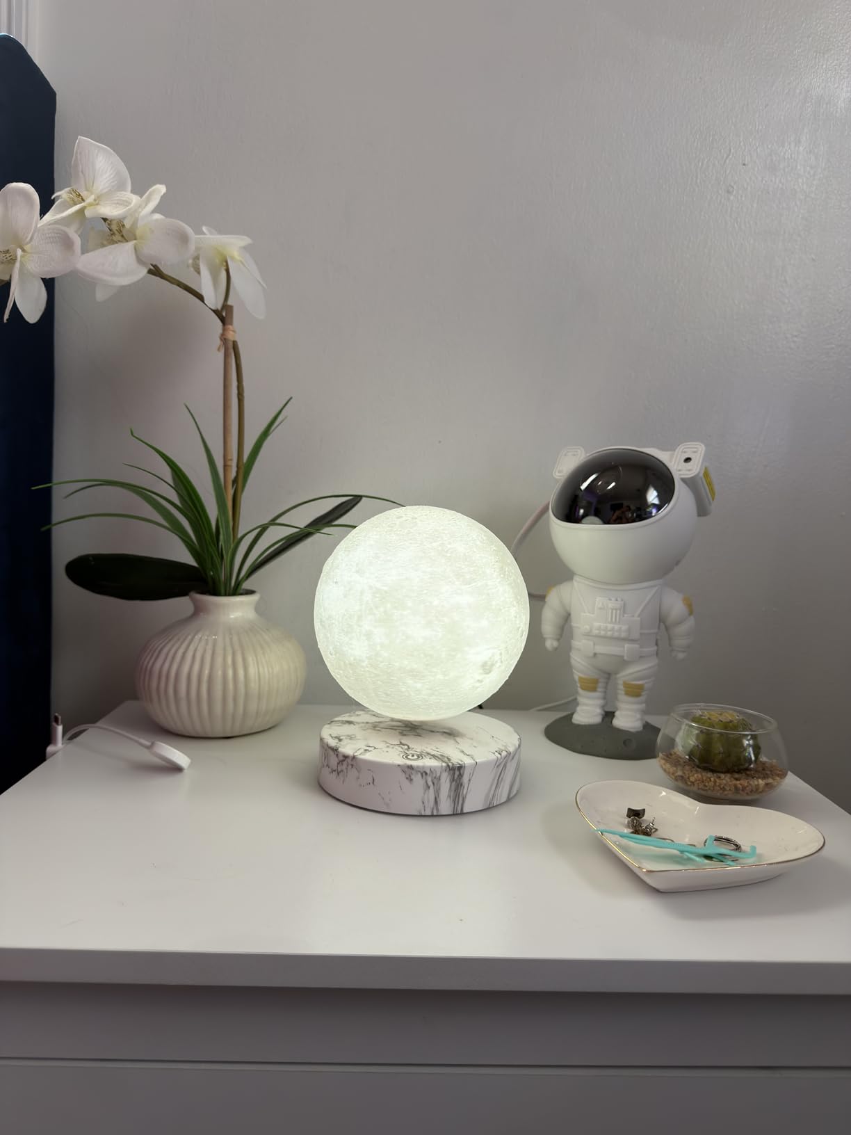 VGAzer Levitating Moon Lamp, Floating and Spinning in Air Freely with 3D Printing LED Moon Lamp Has 20 Modes for Unique Gifts, Room Decor, Night Light, Office Desk Toys (Wooden Base 16 Colors) customer photo 1