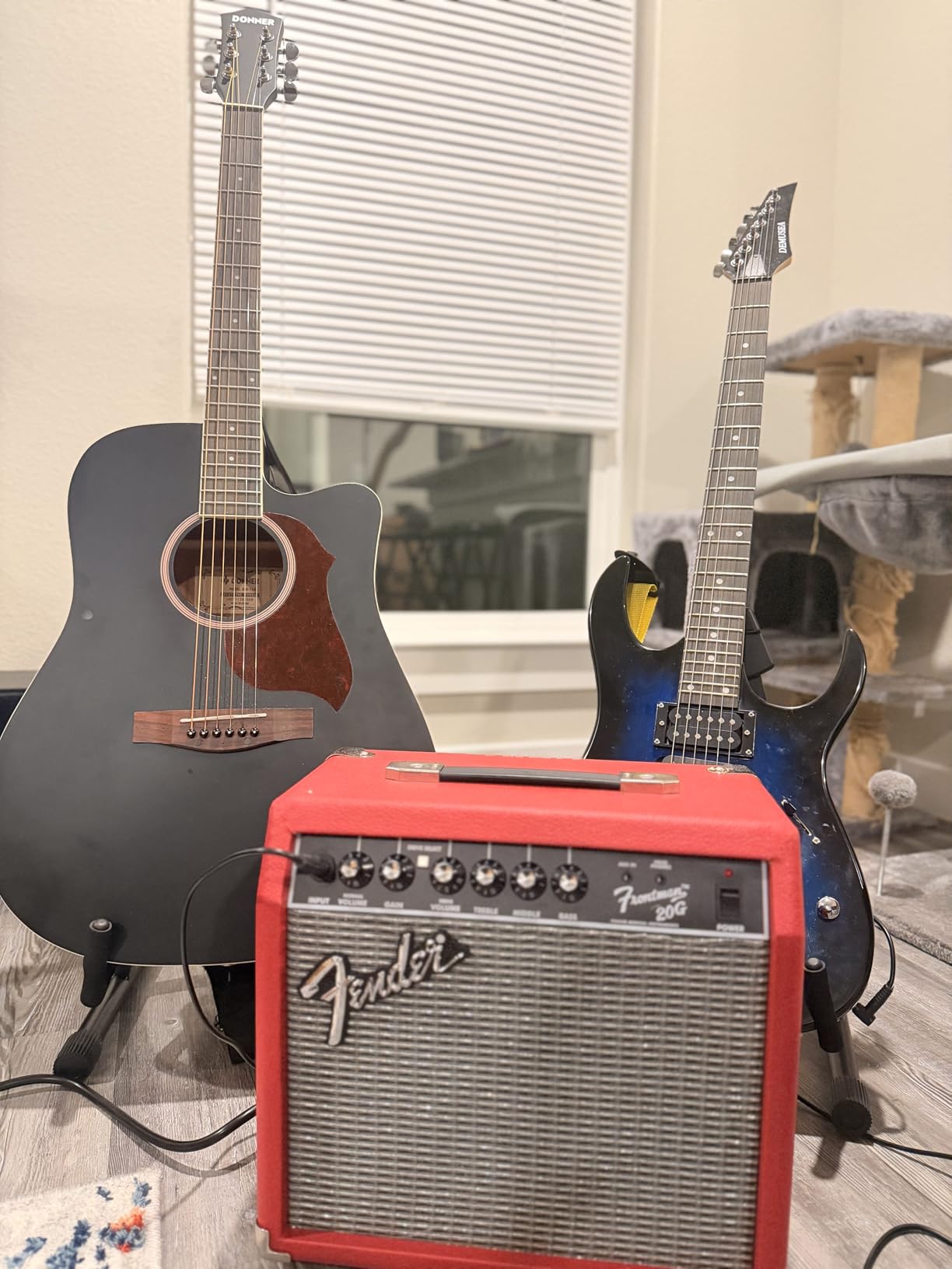 Donner Acoustic Guitar for Beginner Adult Full Size Cutaway Acustica Guitarra Bundle Kit with Free Online Lesson Bag Strap Tuner Capo Pickguard String Pick, Right Hand 41 Inch Sunburst customer photo 1