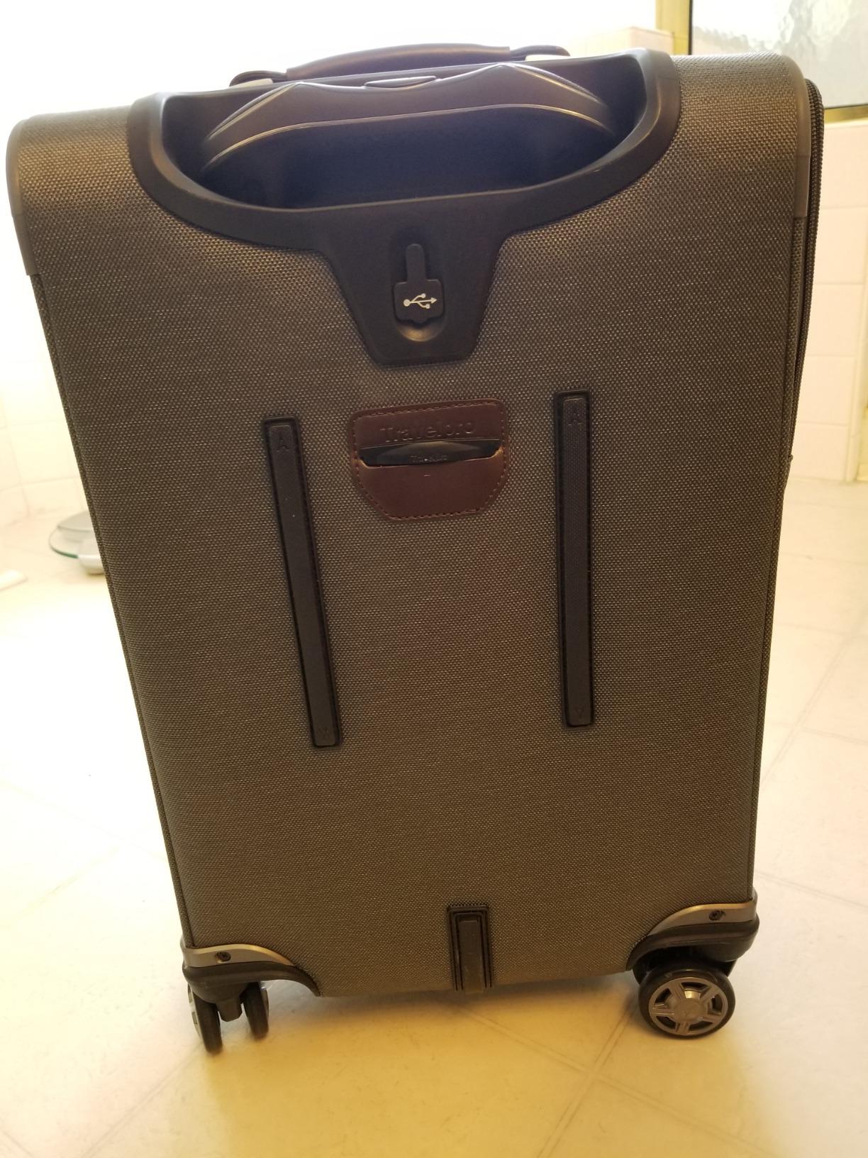 Platinum Elite Softside Expandable Carry on Luggage, 8 Wheel Spinner Suitcase, USB Port, Laptop and Tablet Sleeves, Men and Women, Vintage Grey, Carry On 20-Inch customer photo 1