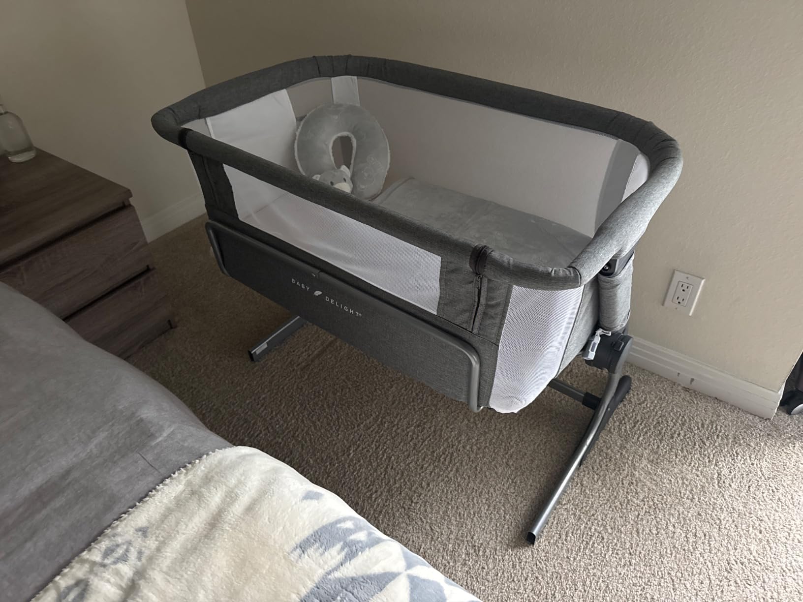 Baby Delight Beside Me Dreamer Bassinet | Bedside Sleeper | 6-Position Height Adjustment | Charcoal Tweed customer photo 2
