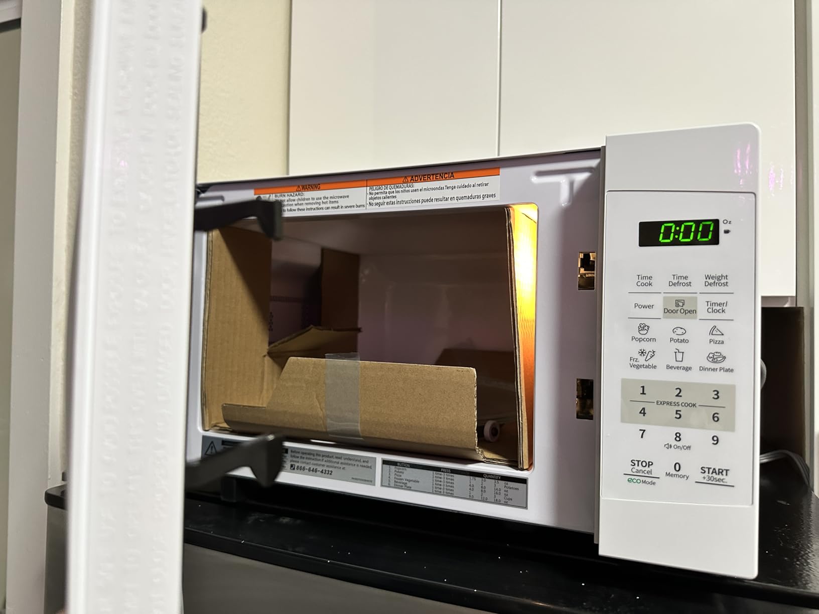COMFEE' EM720CPL-PMB Countertop Microwave Oven with Sound On/Off, ECO Mode and Easy One-Touch Buttons, 0.7cu.ft, 700W, Black customer photo 1
