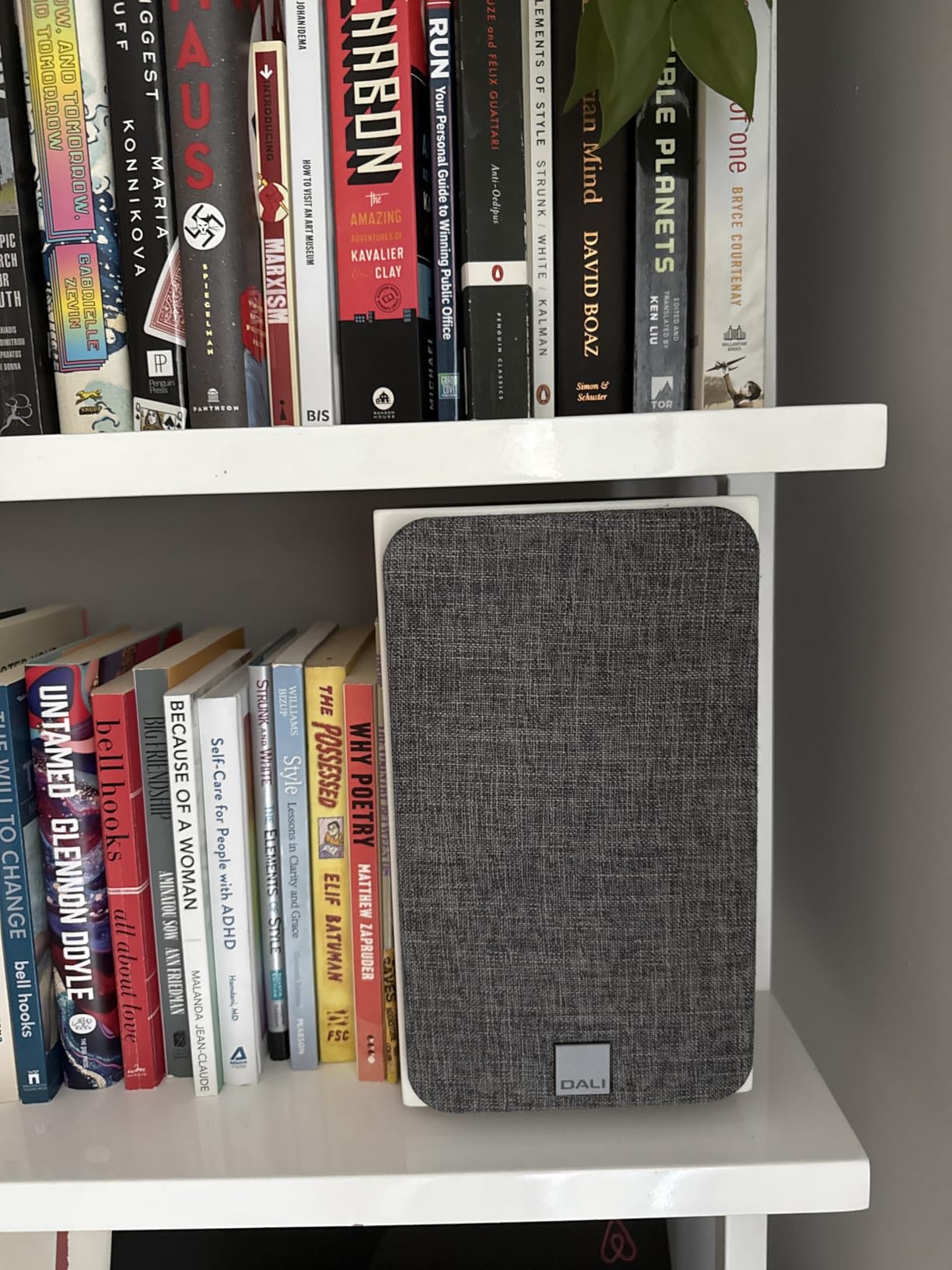 Dali Oberon 1 Bookshelf Speakers - White (Pair) customer photo 2