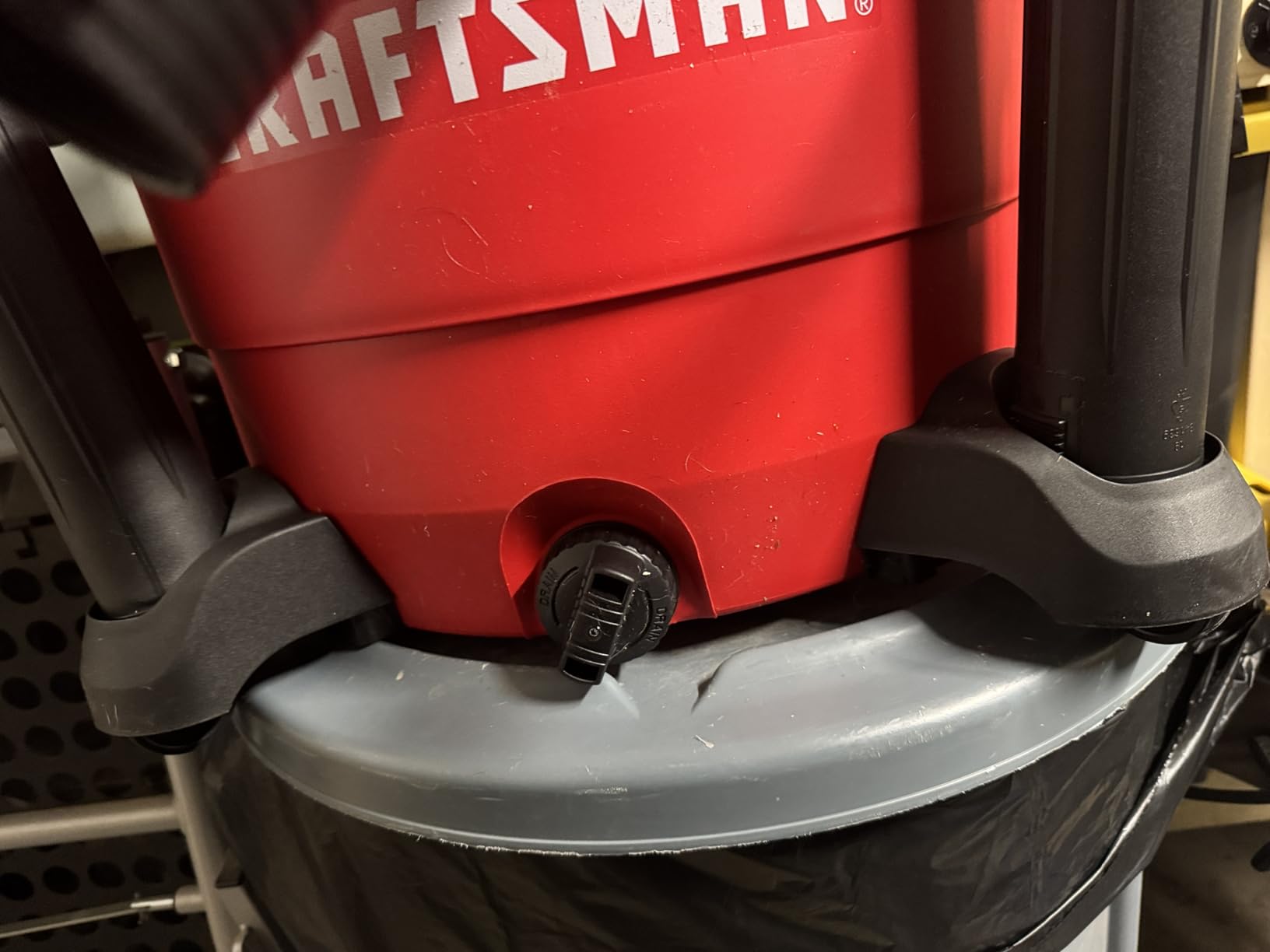 CRAFTSMAN CMXEVBE17595 16 Gallon 6.5 Peak HP Wet Dry Vac, Heavy-Duty Shop Vacuum Wet and Dry with Filter, Dust Bag, Hose and Attachments customer photo 1