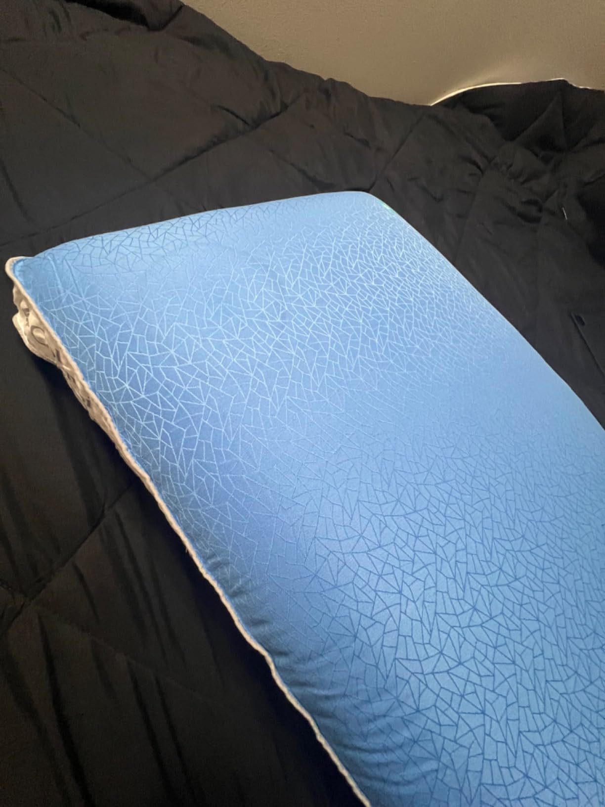 Columbia Cooling Gel Memory Foam Pillow - Comfortable and Supportive with Cooling & Breathable Features - Removable Washable Cover, Queen customer photo 2