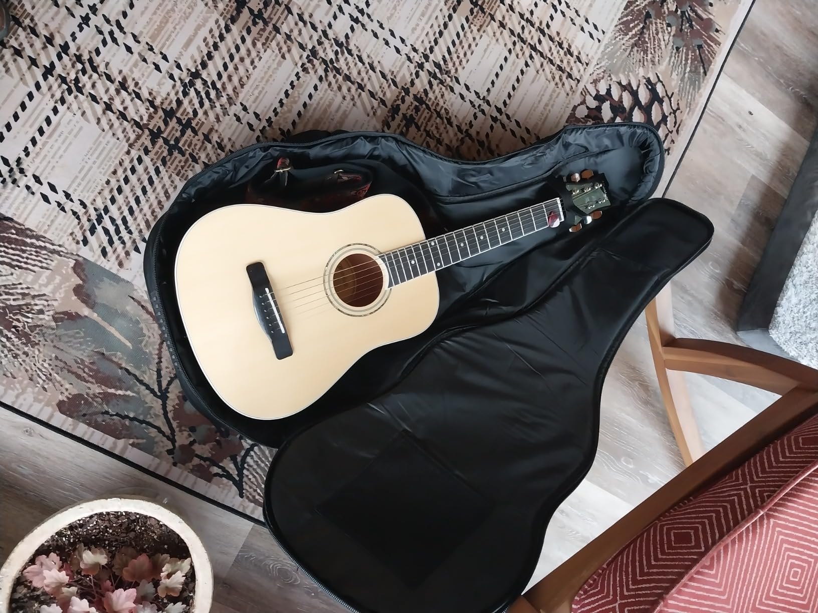 Donner 40 41 Inch Acoustic Guitar Case, 0.4 Inch Thick Padding Sponge 600D Ripstop Waterproof Nylon Soft Guitar Gig Bag with 3 Pockets and Back Hanger Loop, Black customer photo 2
