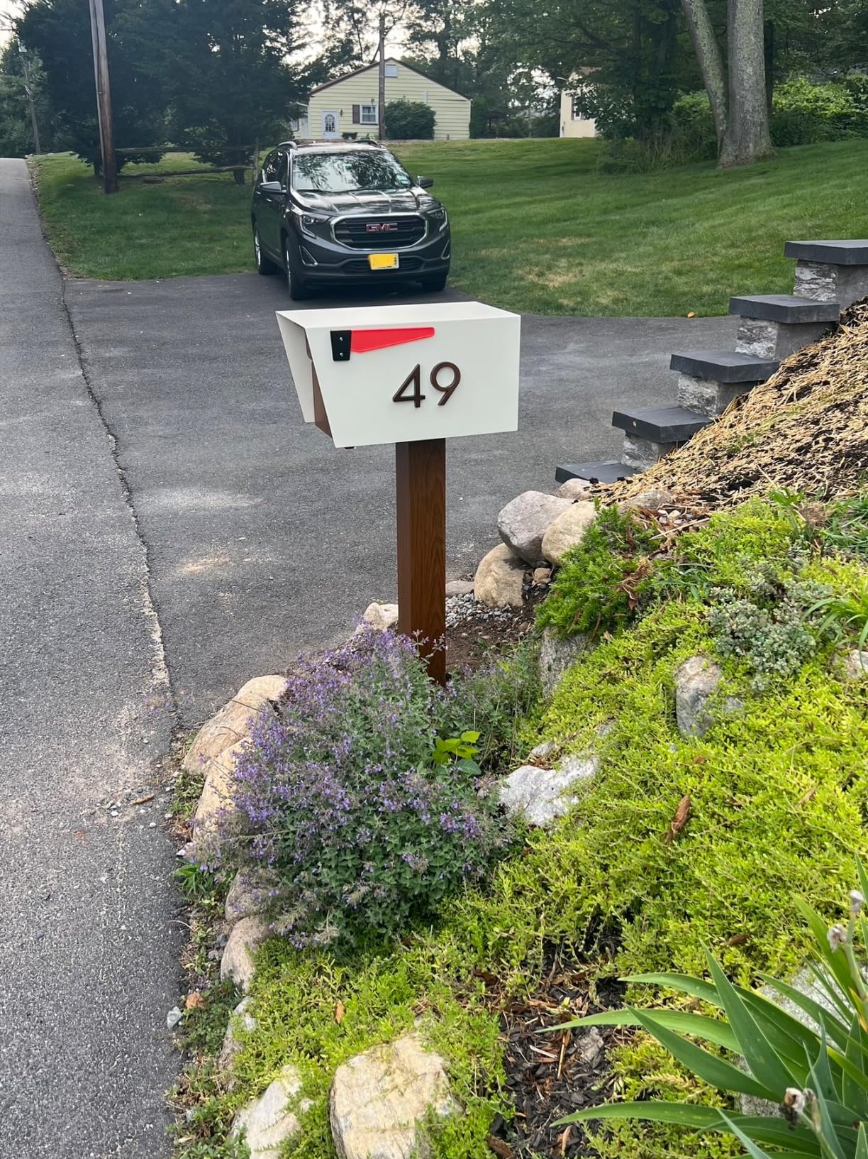 Mail Boss Curbside, Wood Grain 7510 Mail Manager Locking Security Mailbox, Steel, Black customer photo 2