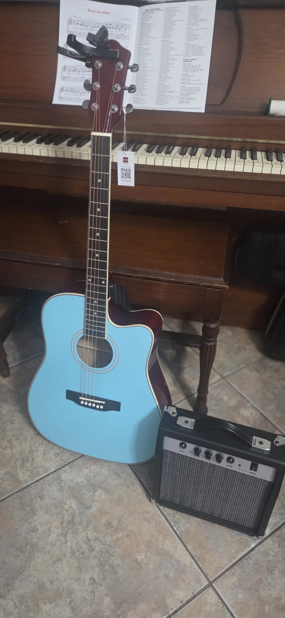 Best Choice Products Beginner Acoustic Electric Guitar Starter Set w/ 41in, All Wood Cutaway Design, Gig Bag, Strap, Picks customer photo 2