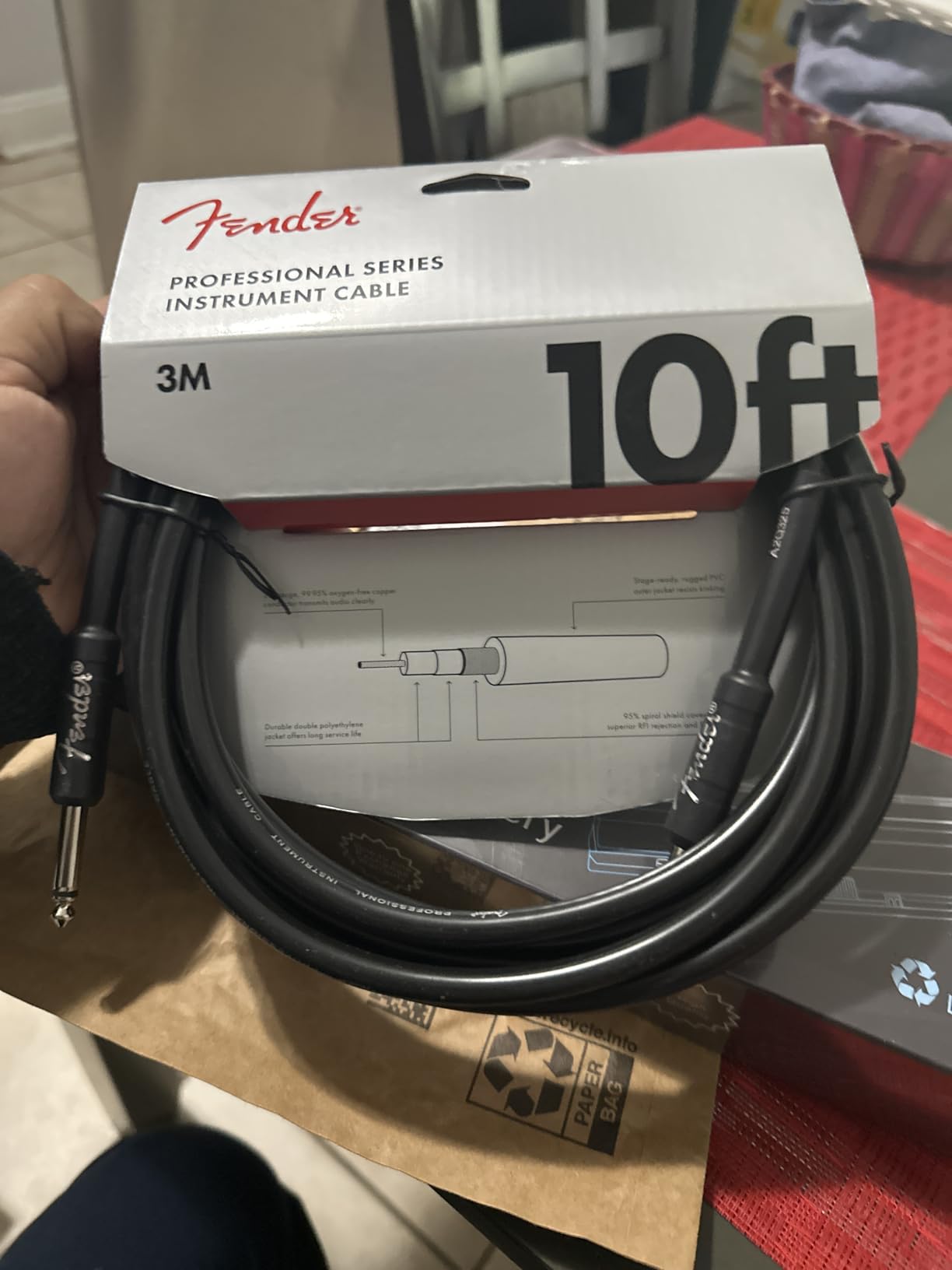 Fender Professional Series Instrument Cable, Guitar Cable 10 ft, Stage Ready with Anti-Kinking Design, Black customer photo 2