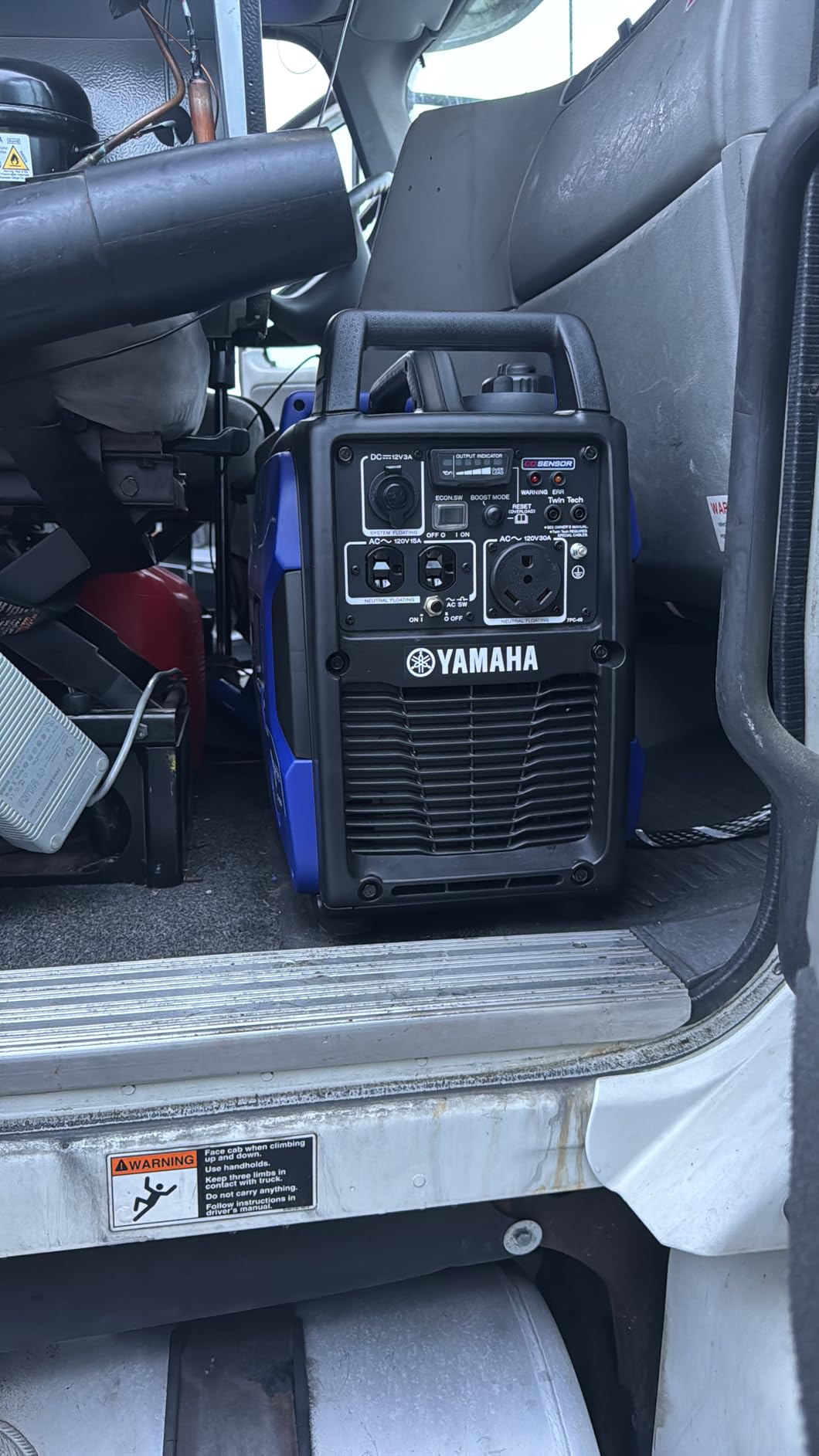 EF2200iS Inverter Generator, 2200 Watts, Blue customer photo 1