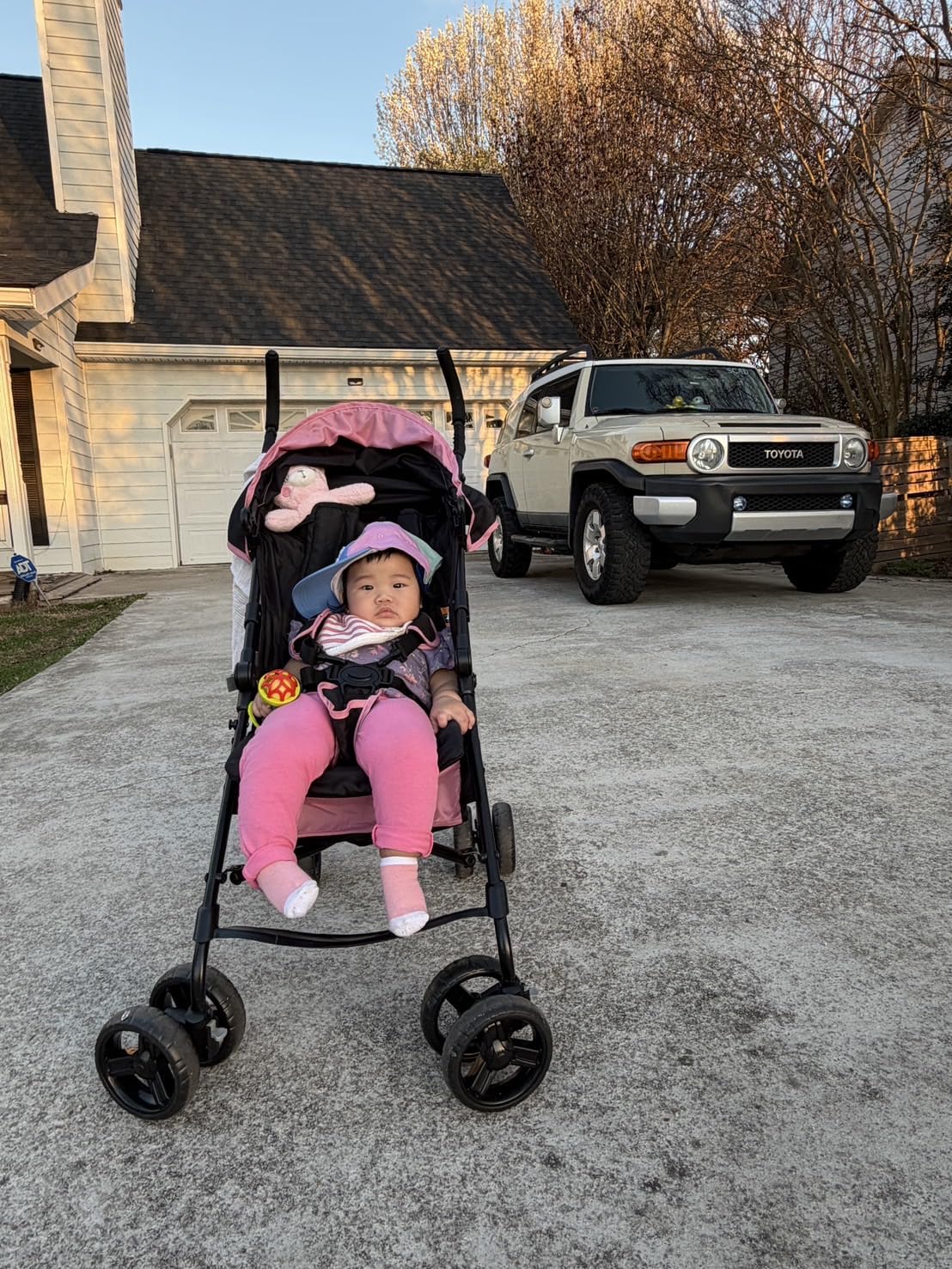 Ingenuity 3D Mini Convenience Stroller - Lightweight Stroller with Compact Fold, Multi-Position Recline, Canopy with Pop Out Sun Visor, Gray customer photo 1
