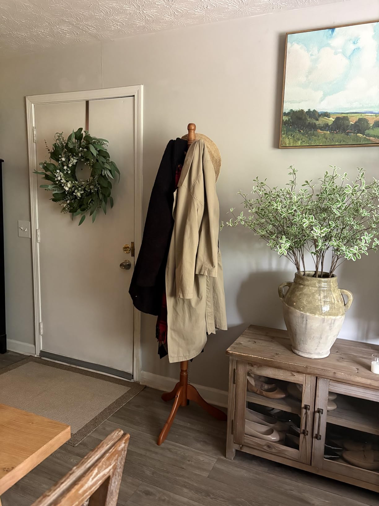 VASAGLE Solid Wood Coat Rack and Stand, Free Standing Hall Coat Tree with 10 Hooks for Hats, Bags, Purses, for Entryway, Hallway, Rubberwood, Caramel Brown URCR03WN customer photo 2