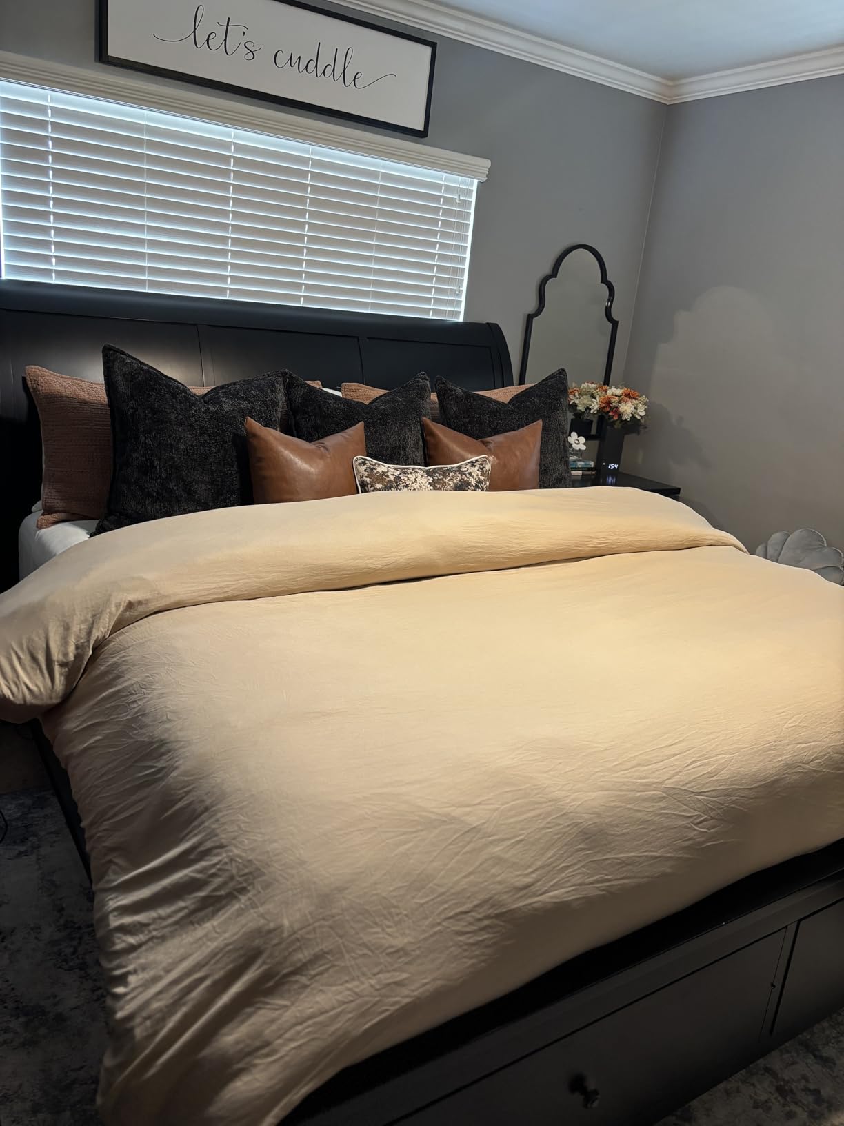 Bedsure White Duvet Cover Queen Size - 3 Pieces Prewashed Cotton-Like Polyester Extra Soft Bedding Set, Includes 1 Duvet Cover 90x90 Inches with Zipper Closure & 2 Pillow Shams, Comforter Not Included customer photo 2