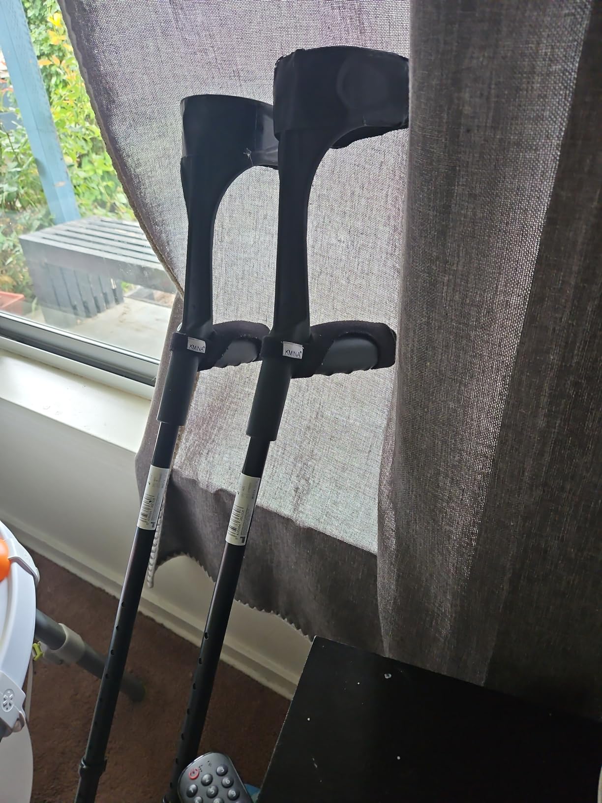 KMINA Forearm Crutches for Adults (x2 Units), Open Cuff, Extra Comfort with Hand Grip and Wide Tip, Adjustable Height, Aluminum, Orthopedic, Made in Europe customer photo 1