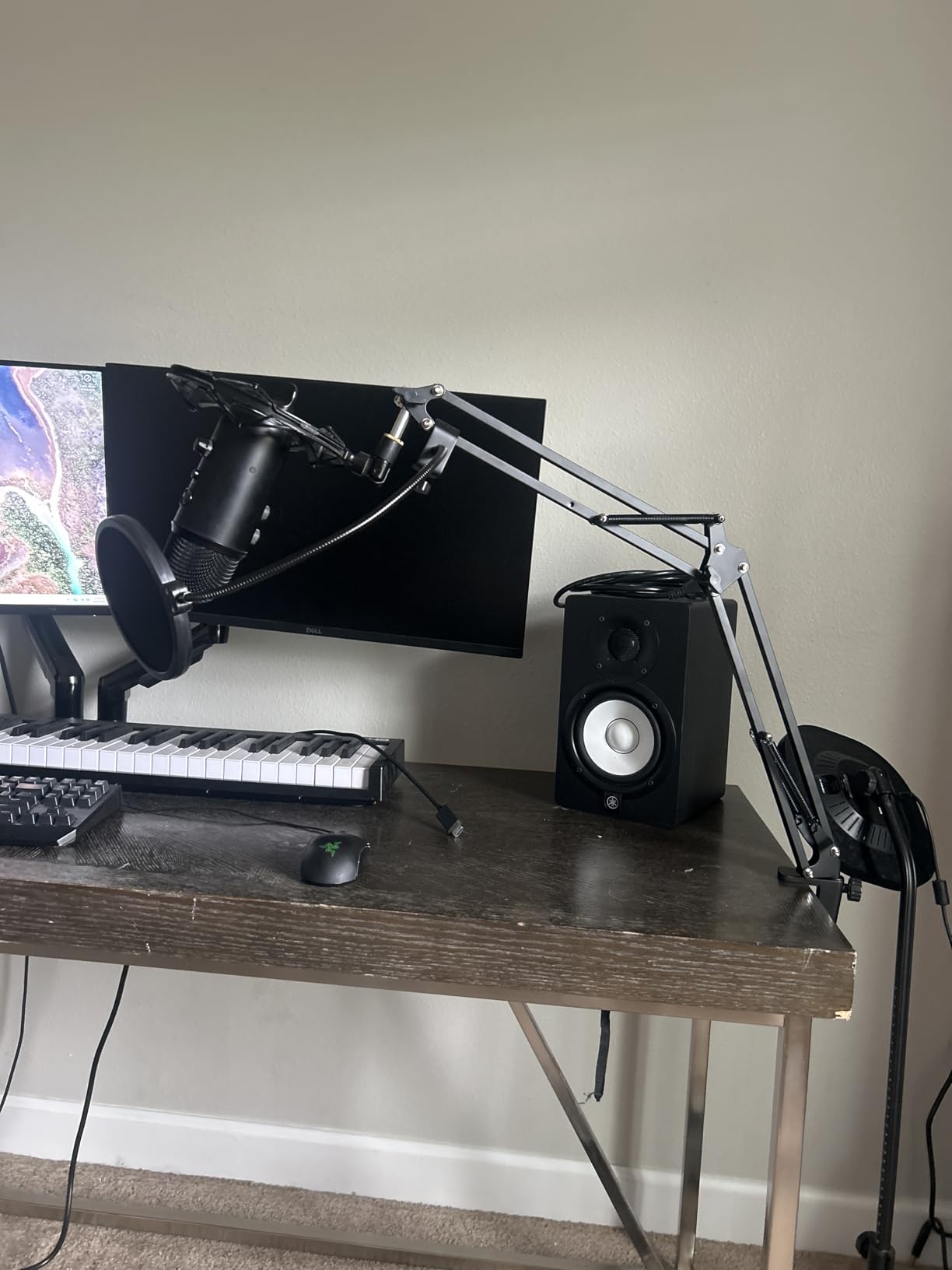 Microphone Stand for Blue Yeti, Quadcast Boom Arm Scissor Mic Stand with Windscreen and Double layered screen Pop Filter customer photo 1