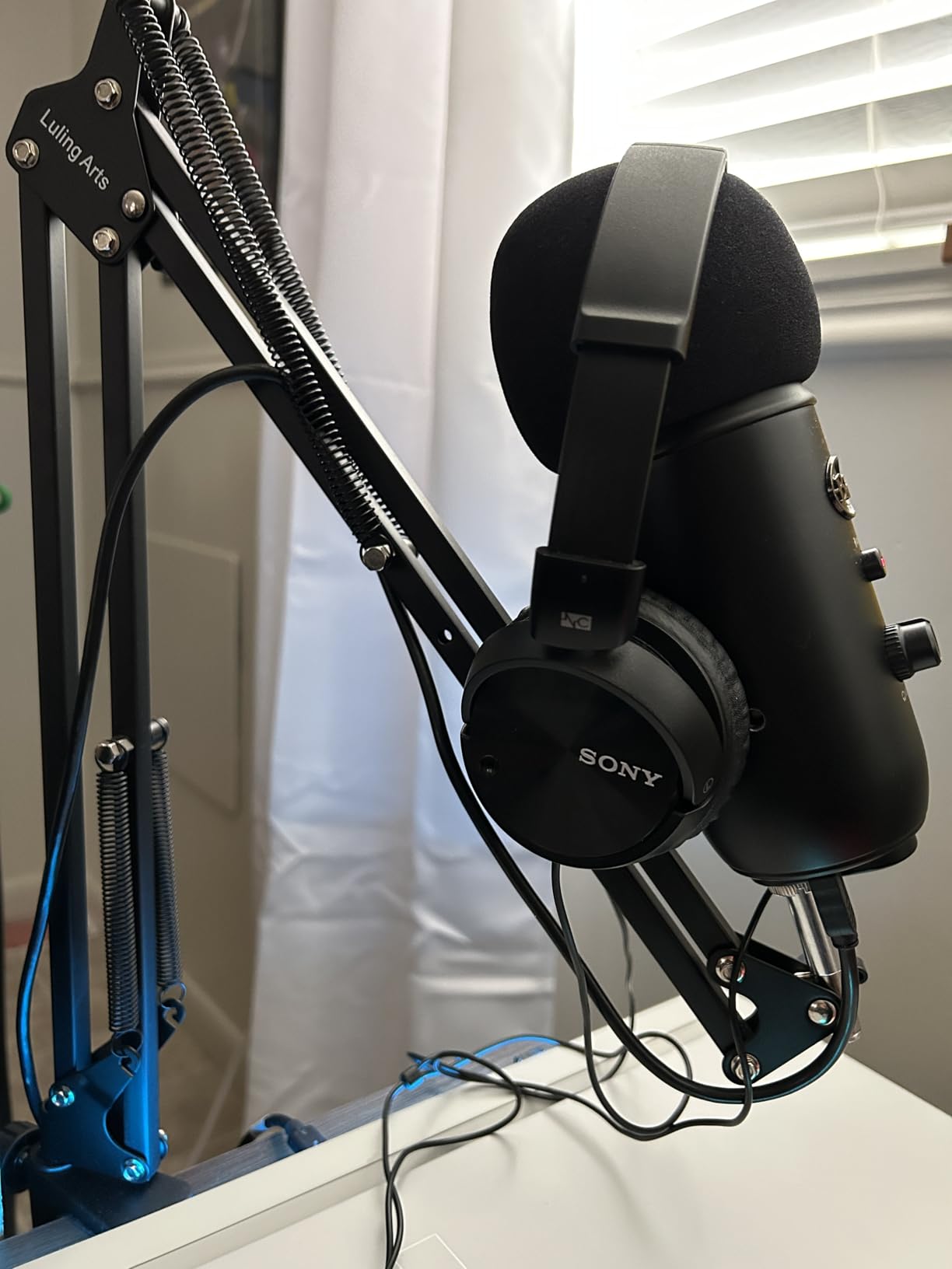 Microphone Stand for Blue Yeti, Quadcast Boom Arm Scissor Mic Stand with Windscreen and Double layered screen Pop Filter customer photo 2