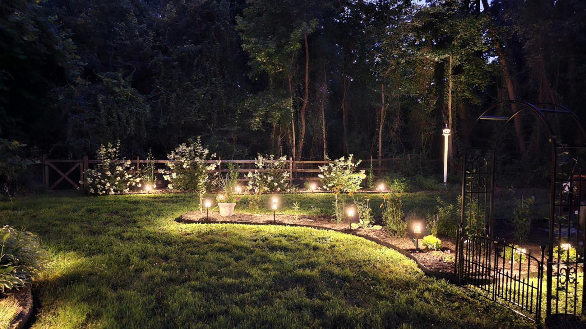 hykolity Low Voltage ORB LED Landscape Path Light with Crackled Glass Shade, 3.4W 155LM 12V-15V Wired Outdoor LED Walkway Light, Die-cast Aluminum Construction, 30-Watt Equivalent, 6 Pack customer photo 2