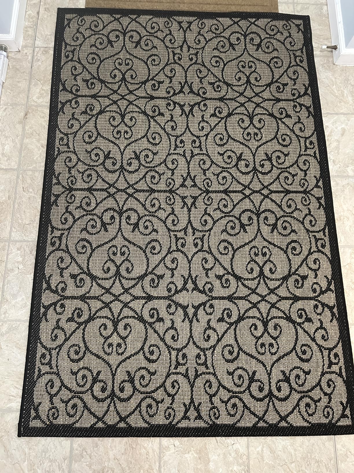 JONATHAN Y Vintage Filigree Indoor Outdoor Area Rug 8X10 Black/Khaki, Madrid Textured Weave for Backyard, Patio, Porch, Easy-Cleaning, High Traffic, Pet-Friendly, Non-Shedding (SMB107A-8) customer photo 1
