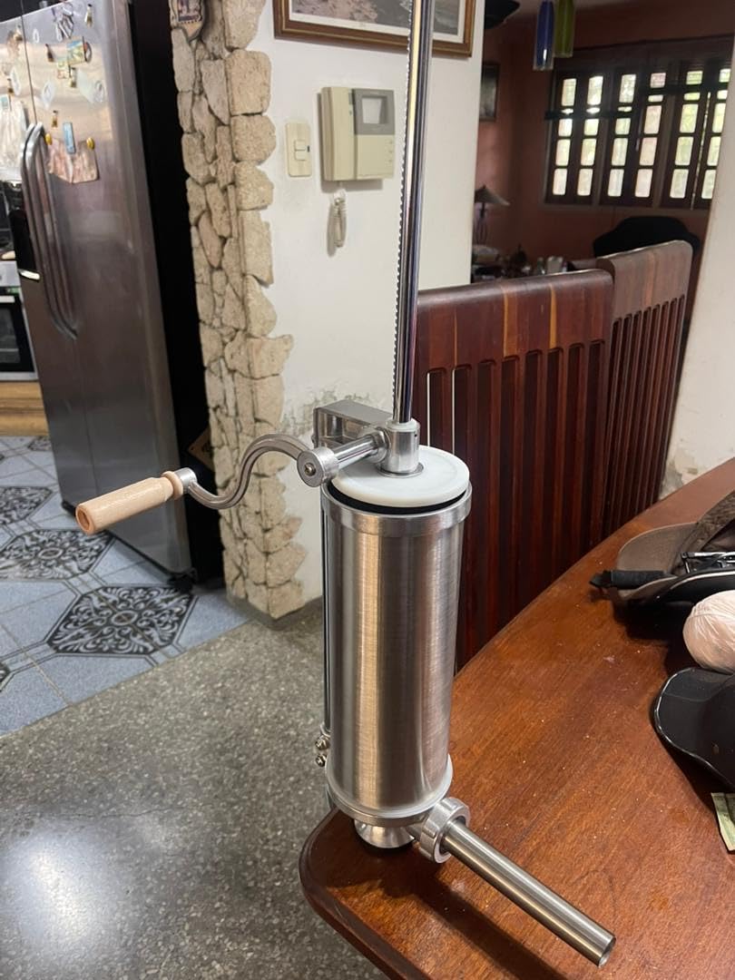MASTER FENG Sausage Stuffer Stainless Steel Homemade Sausage Maker (2.5LBS VERTICAL) customer photo 1