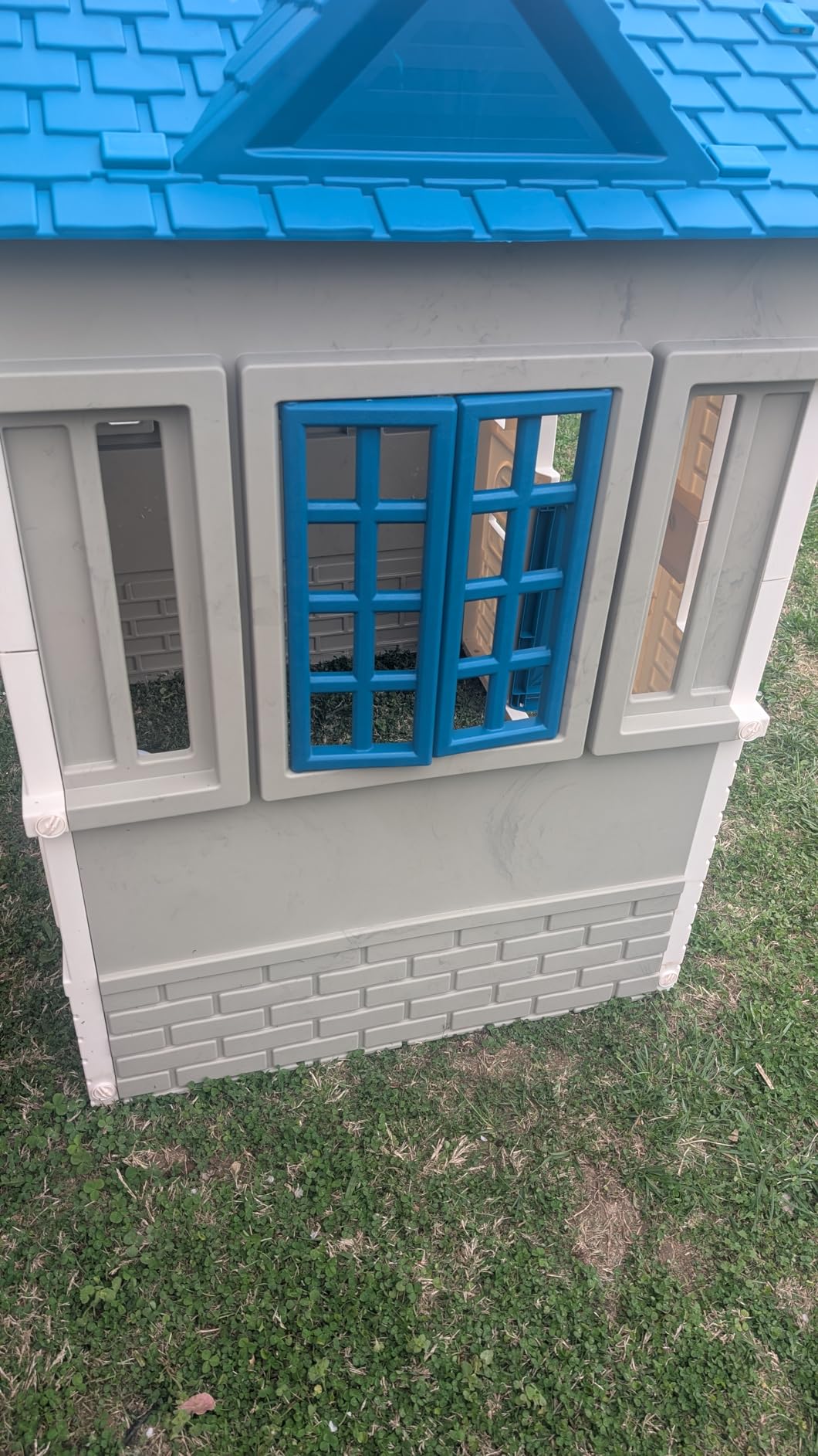 Little Tikes Cape Cottage Playhouse - Blue Large customer photo 2
