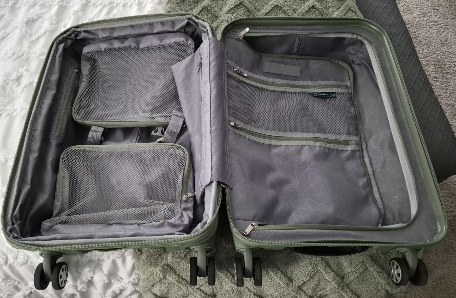 Traveler's Choice Pagosa Hardshell Expandable Luggage with Spinner Wheels, Black, 26-Inch Medium customer photo 1