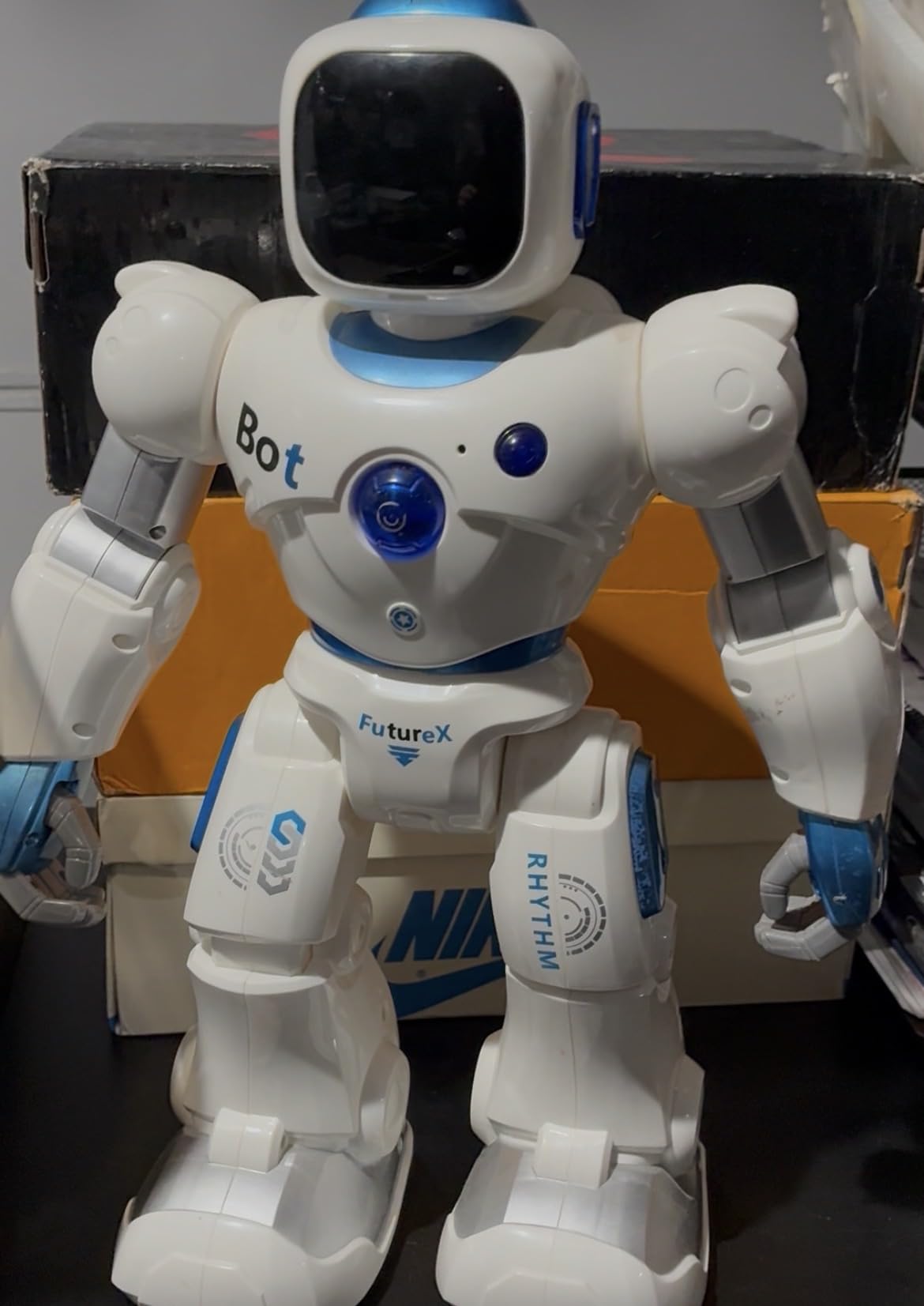 Ruko 1088 Smart Robots for Kids, Large Programmable Interactive RC Robot with Voice Control, APP Control customer photo 2