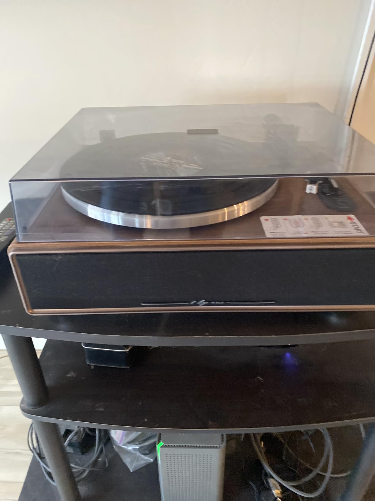 1 by ONE High Fidelity Belt Drive Turntable with Built-in Speakers, Vinyl Record Player with Magnetic Cartridge, Wireless Playback and Aux-in Functionality, Auto Off customer photo 2