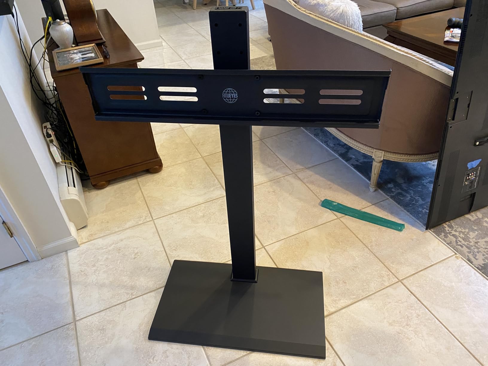 FITUEYES Iron Base Universal Floor TV Stand with Swivel Mount Space Saving for 50-85 Inch LED LCD Plasma Flat or Curved Screen TVs Height Adjustable Cable Management customer photo 1