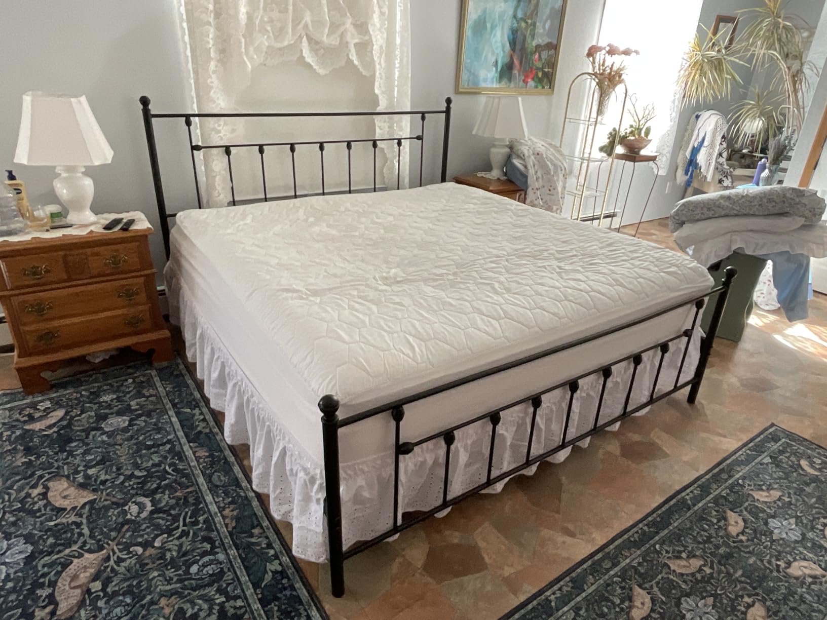 AMBEE21 Golden Gate Beds Vintage Style Metal Bed Frame with Wrought Iron Headboard and Footboard, Classic Platform Bedframe with Storage, No Box Spring Needed, Mattress Foundation, Black, Queen Size customer photo 2