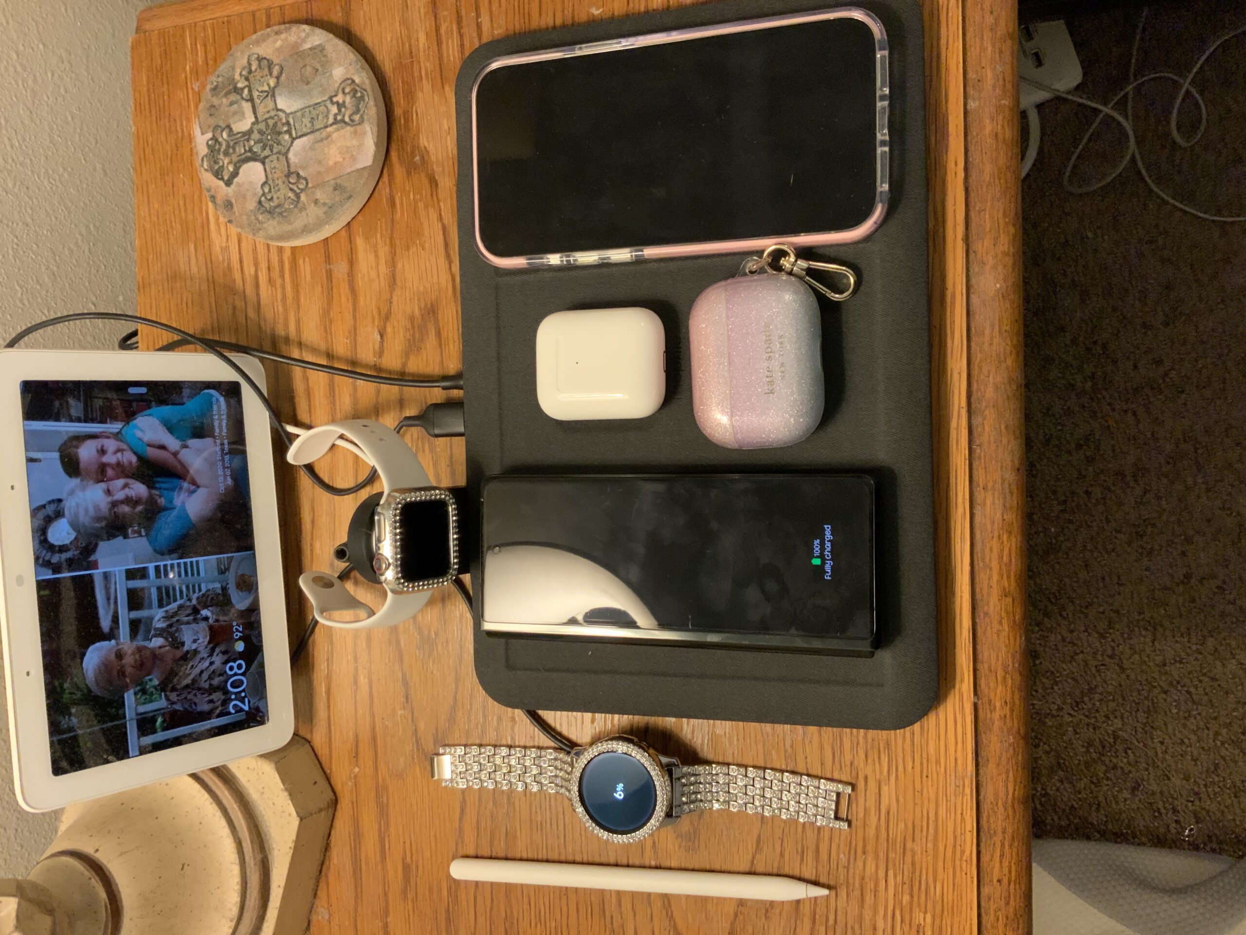 Mophie 4-in-1 Wireless Charging Mat for Apple iPhone, AirPods & Watch, Samsung Galaxy, Google Pixel, and All Qi-Enabled Devices, Additional USB-A Port, Intuitive Design, Includes Apple Watch Stand customer photo 2