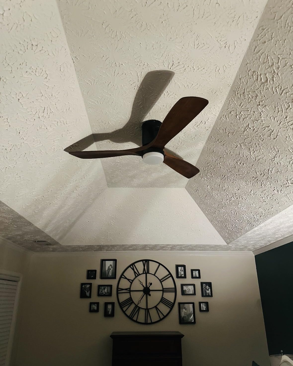 Sofucor Ceiling Fans with Lights 52 Inch Flush Mount Ceiling Fan with Remote Control, Wood Blades Modern Outdoor Ceiling Fans for Bedroom/Farmhouse/Patio/Indoor, Quiet DC Motor customer photo 1