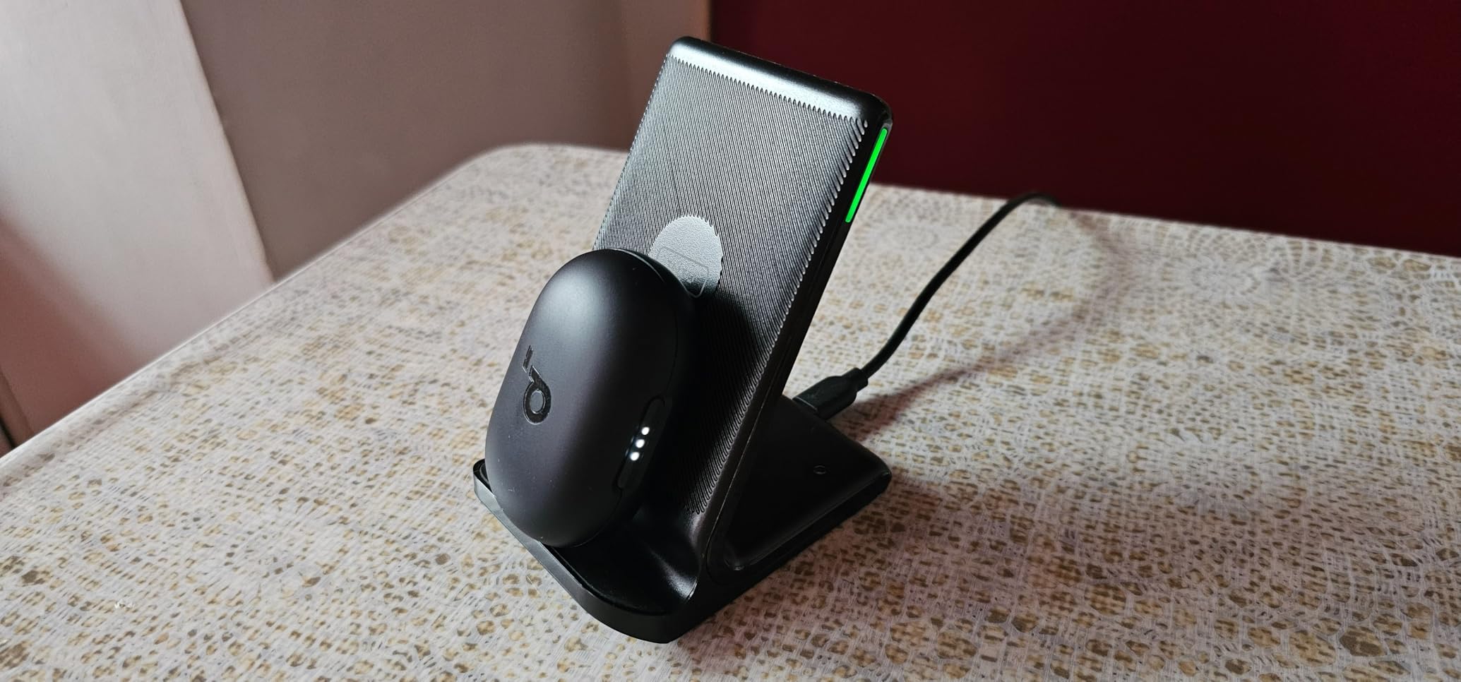 Wireless Charger, 15W Fast Wireless Charging Station with Sleep-Friendly Adaptive Light Compatible with iPhone 17 16 15 14 13 12 Pro Max Samsung Galaxy S25 S24 S23 Note 20 Google etc customer photo 2