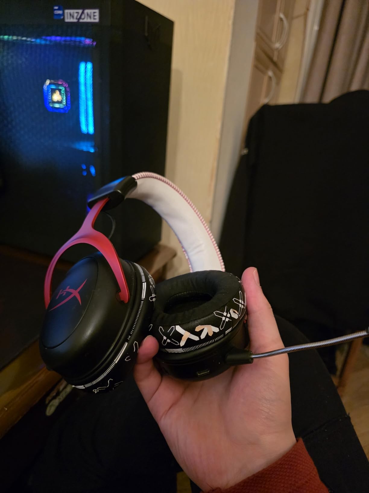 HyperX Cloud II Wireless - Gaming Headset for PC, PS5, PS4, Long Lasting Battery Up to 30 Hours, DTS Headphone:X Spatial Audio, Memory Foam, Detachable Noise Cancelling Microphone with Mic Monitoring customer photo 1