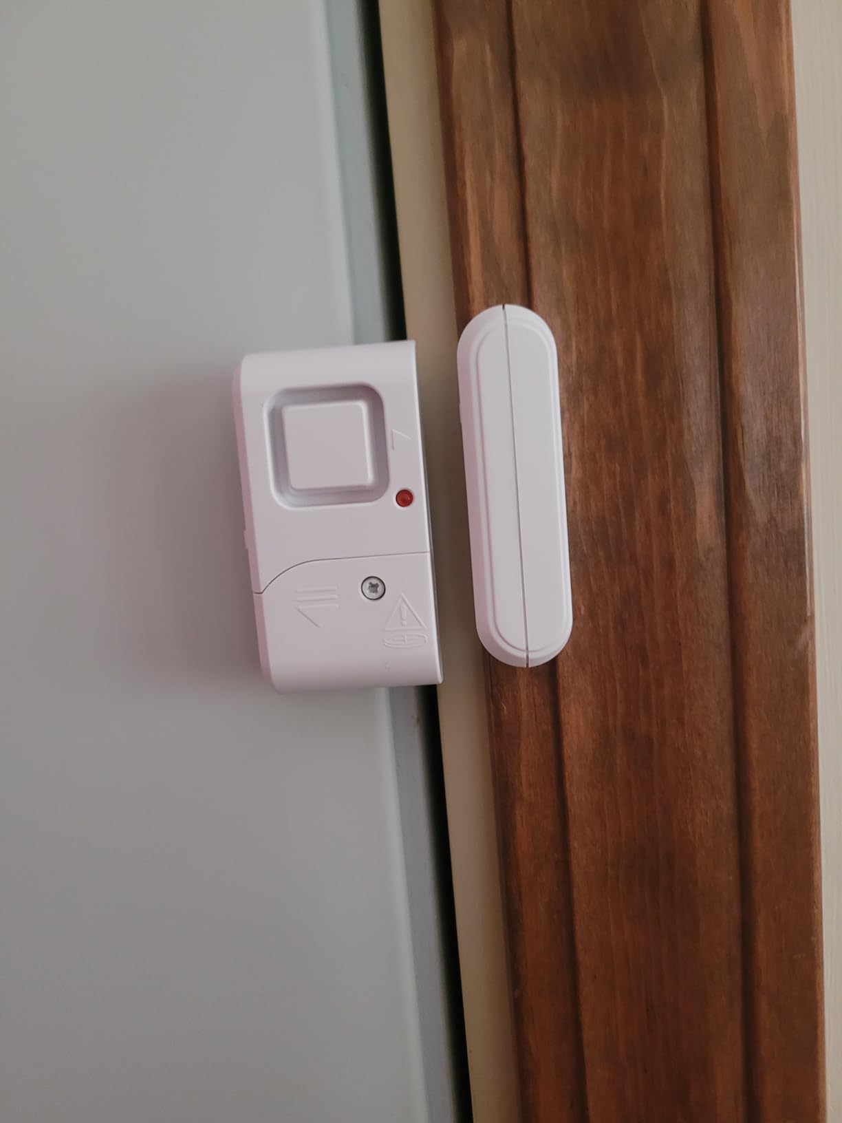 UltraPro Personal Security Window and Door Alarm, 6 Pack, DIY Protection, Burglar Alert, Wireless Chime/Alarm, Easy Installation, Home Security, Ideal for Home, Garage, Apartment, White, 49721 customer photo 1