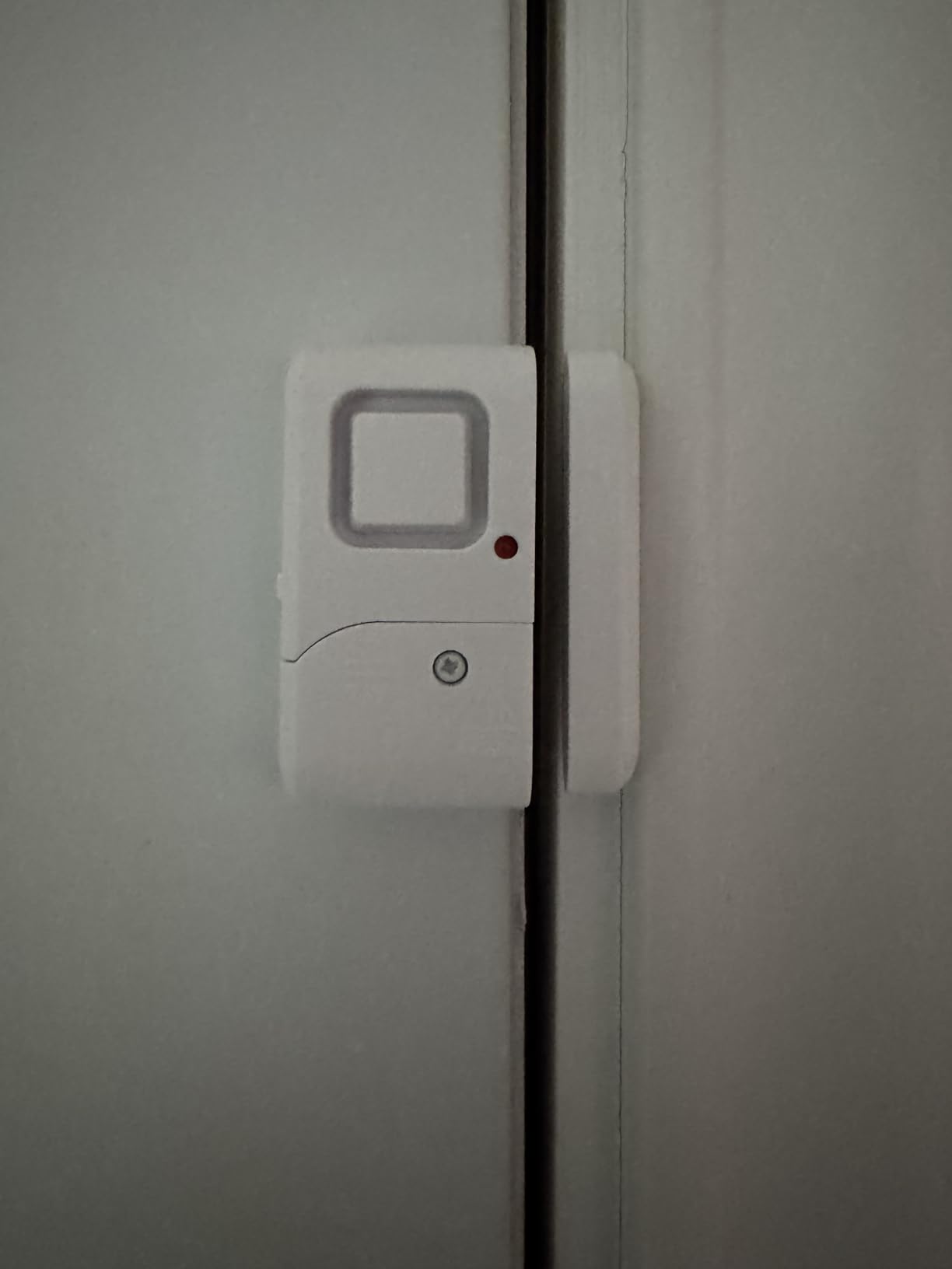 UltraPro Personal Security Window and Door Alarm, 6 Pack, DIY Protection, Burglar Alert, Wireless Chime/Alarm, Easy Installation, Home Security, Ideal for Home, Garage, Apartment, White, 49721 customer photo 2