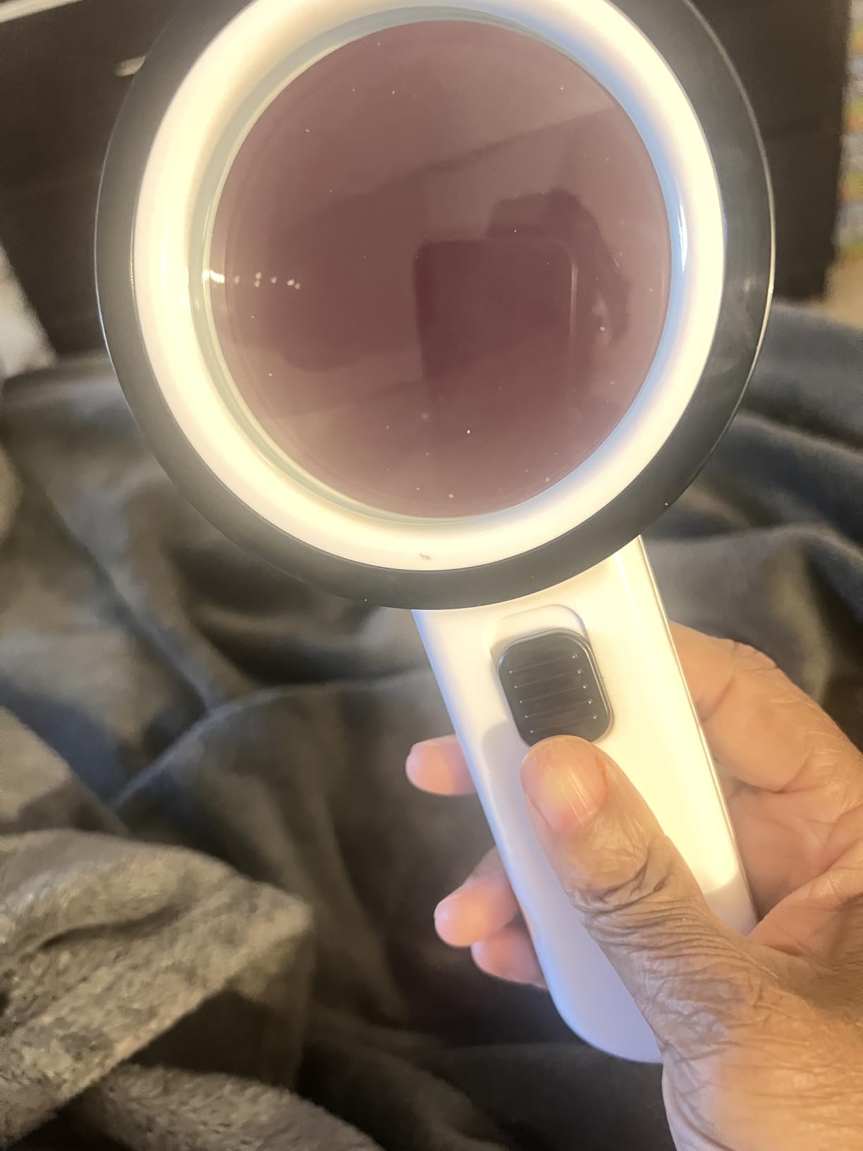 Magnifying Glass with Light, Ultra-Clear Lightweight Handheld Reading Magnifier with 12 LEDs, Distortion-Free Optical Lens for Seniors, Macular Degeneration, Close Work, Coins & Pill Bottles customer photo 2