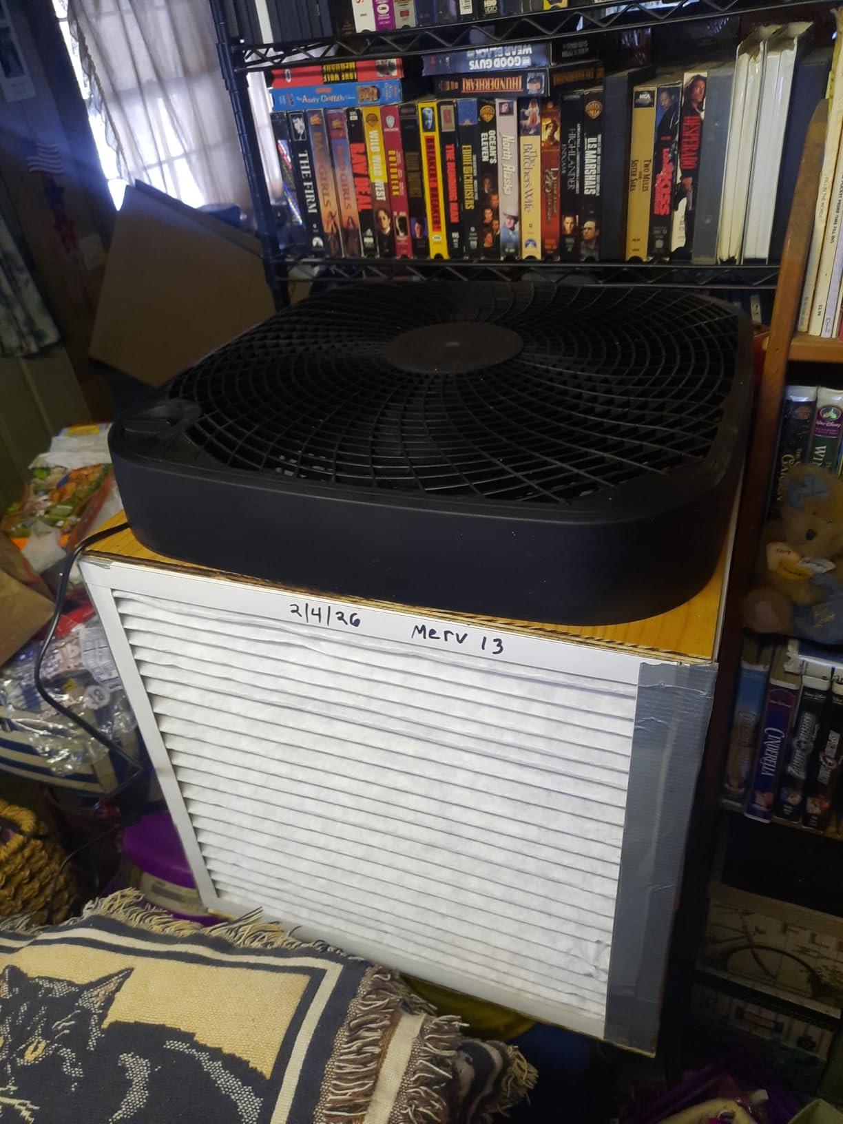 Amazon Basics 3-Speed Box Fan for Bedroom, Portable with Carry Handle, Powerful Airflow, 5 Blades, Lightweight Design, 67 Watts, 20-Inch, Black customer photo 2