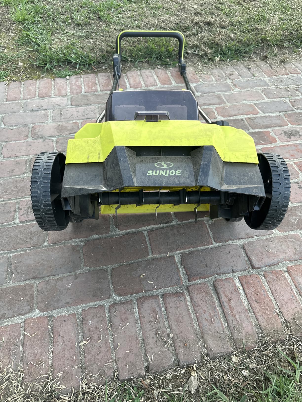Sun Joe Cordless Scarifier & Dethatcher with 5 Depth Positions & 600W Brushless Motor, 15-Inch Cutting Width - Heavy-Duty Yard Trimmer Machine for Gardening Care and Lawn Maintenance, 24V-X2-DTS15 customer photo 2