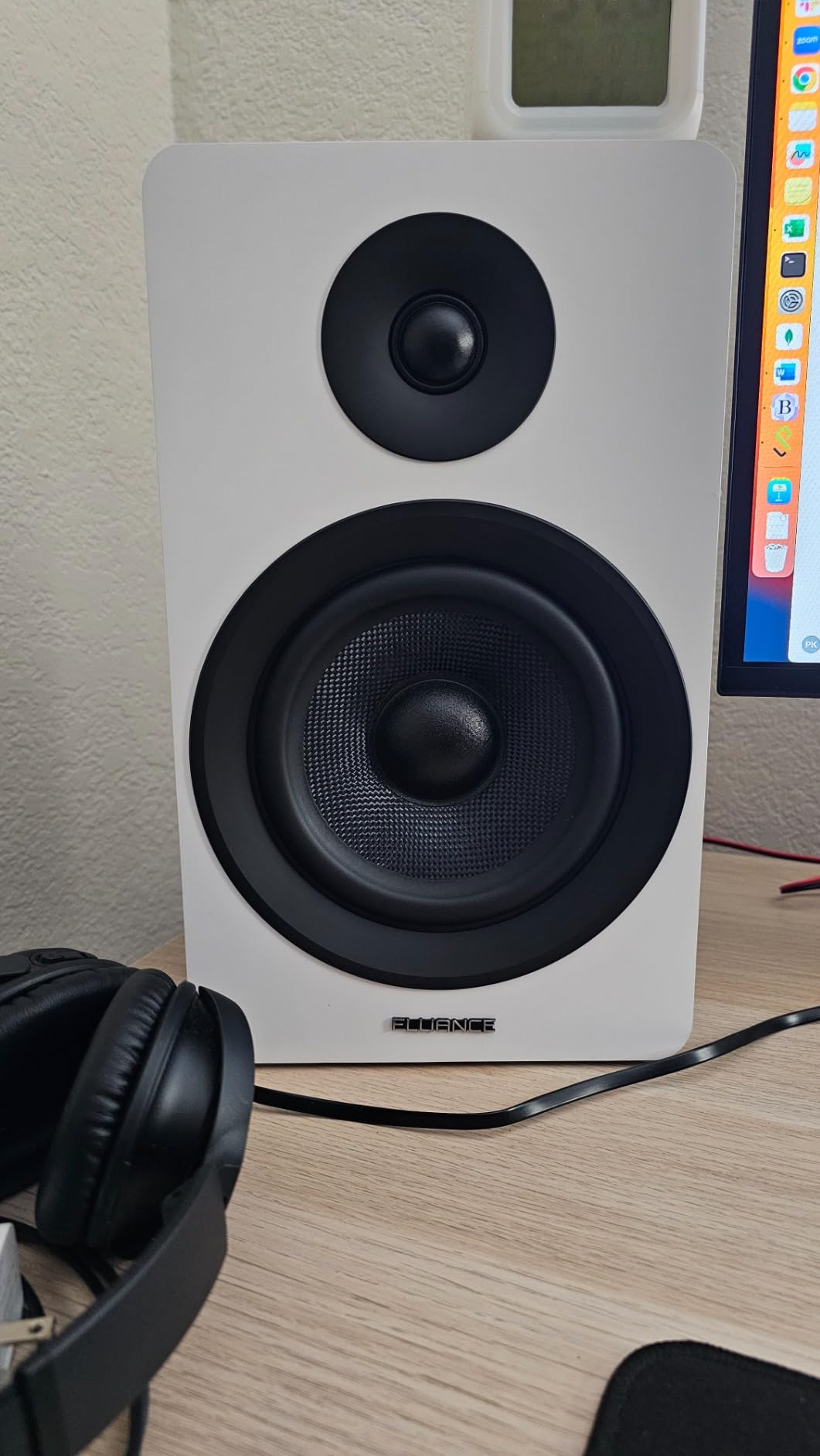 Fluance Ai61 Powered 2-Way 2.0 Stereo Bookshelf Speakers with 6.5