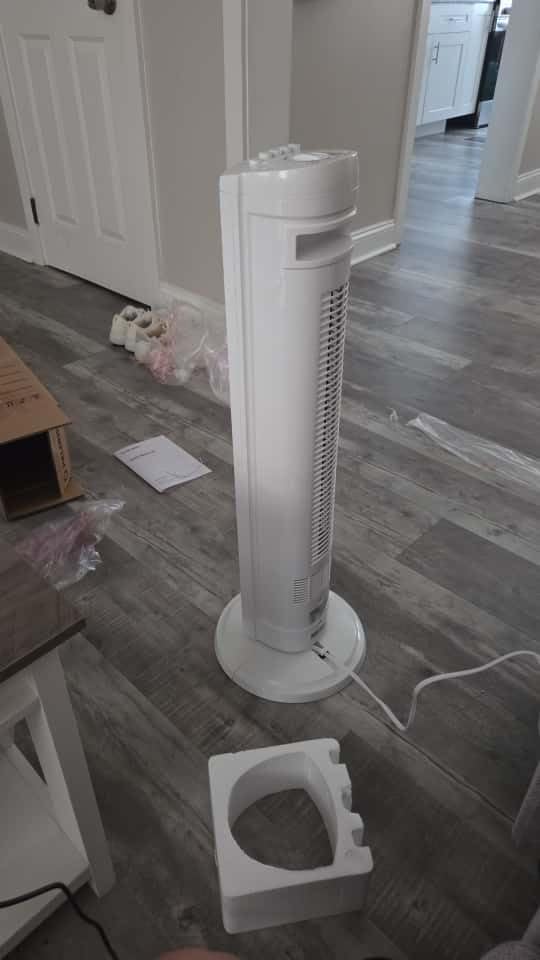 PELONIS 30 Inch Oscillating Tower Fan with 3 Speed Settings and Auto-off Timer, Standing Fan PFT28A2BWW, White customer photo 1