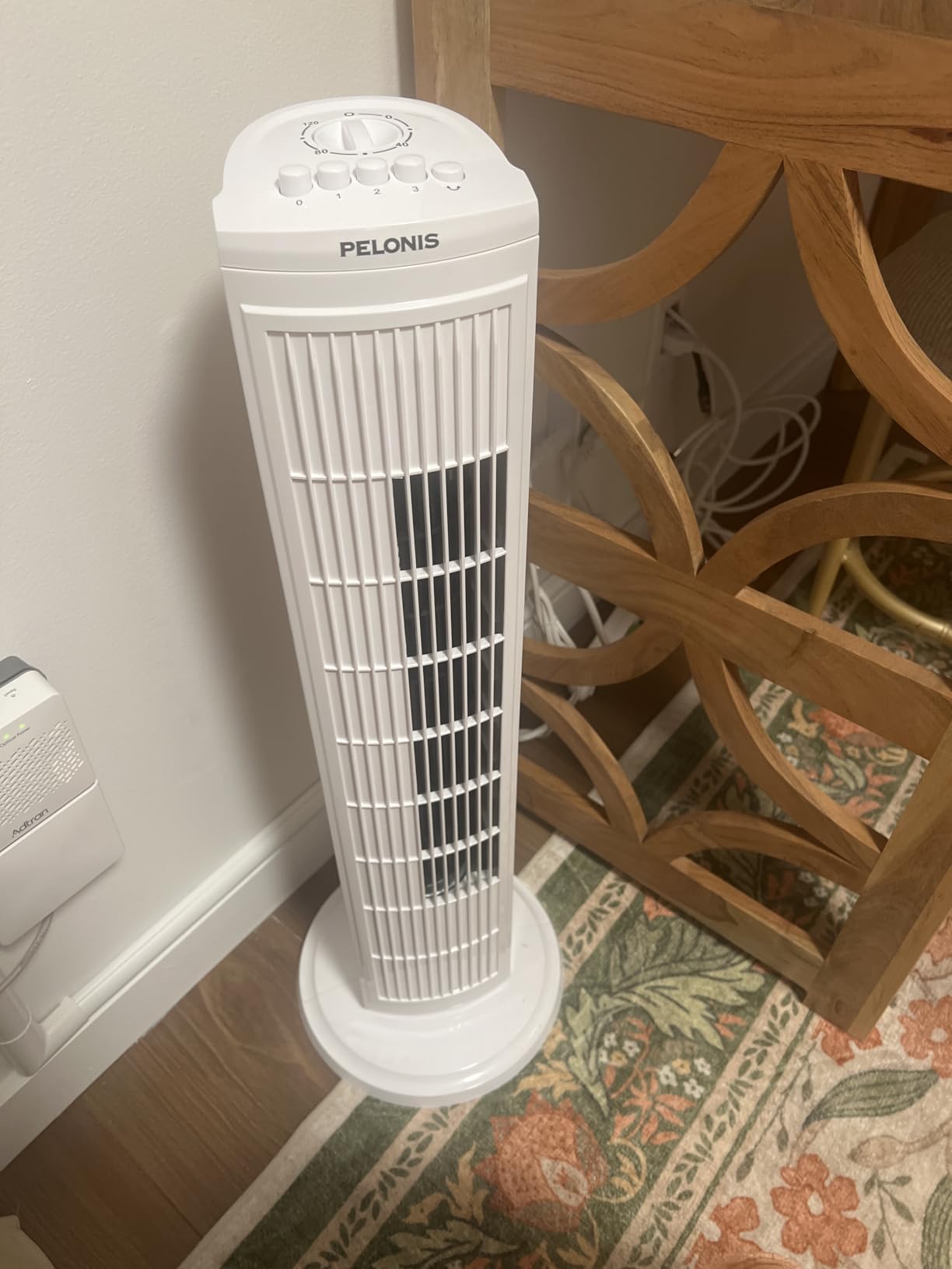 PELONIS 30 Inch Oscillating Tower Fan with 3 Speed Settings and Auto-off Timer, Standing Fan PFT28A2BWW, White customer photo 2