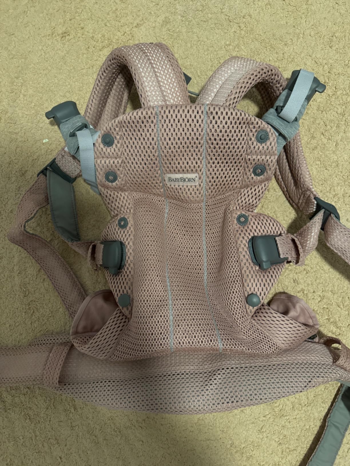 BabyBjörn Baby Carrier Harmony, Anthracite, 3D Mesh | 3-in-1 Ergonomic Baby Carrier; Newborn, Facing-In, Outward-Facing, and Back Carrying Positions Supported (7-40 lbs), Newborn to Toddler customer photo 2