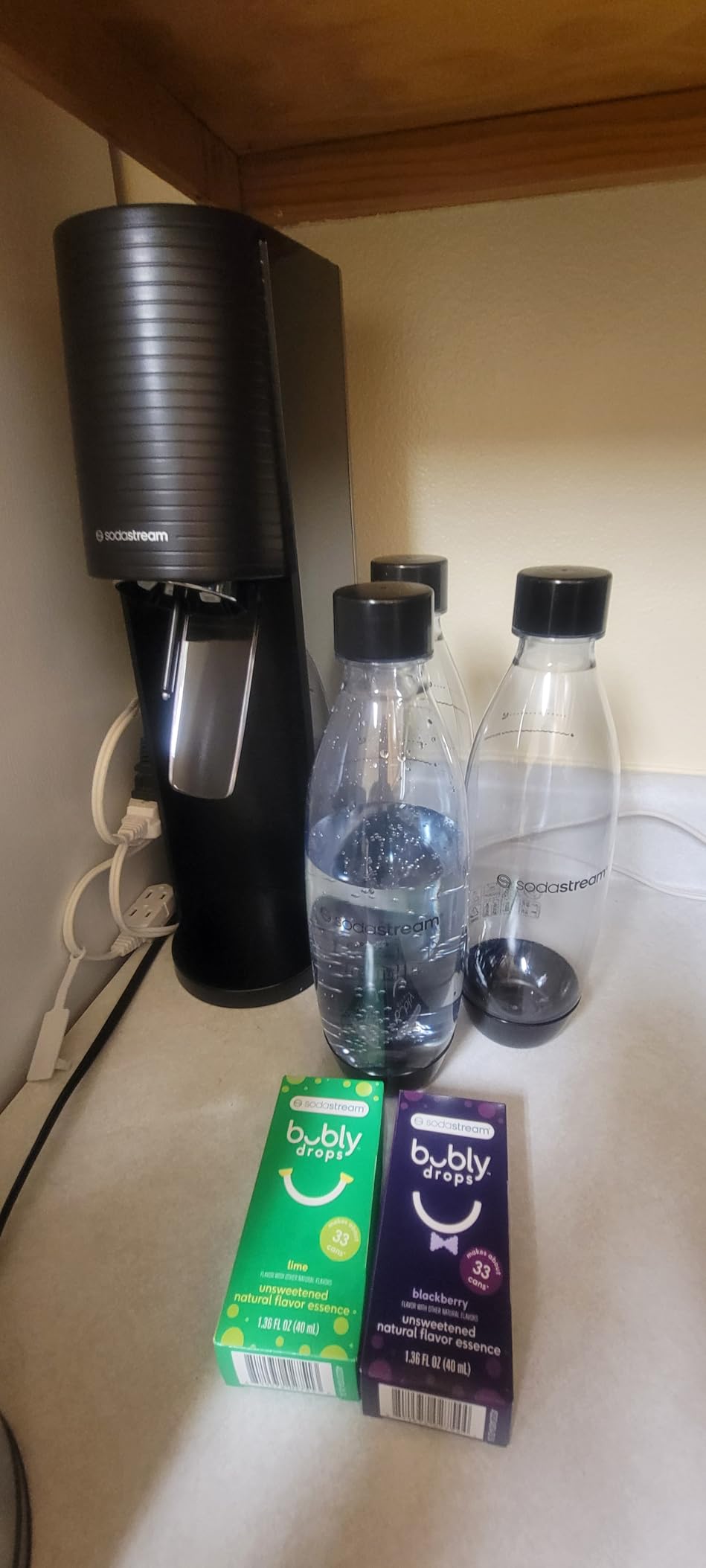 SodaStream Terra Sparkling Water Maker Value Bundle - CQC CO2 system - Includes 2x CO2 Cylinders, 3x 32 Fl Oz Dishwasher Safe Bottles, 2x Bubly Flavor Drops - Black customer photo 1