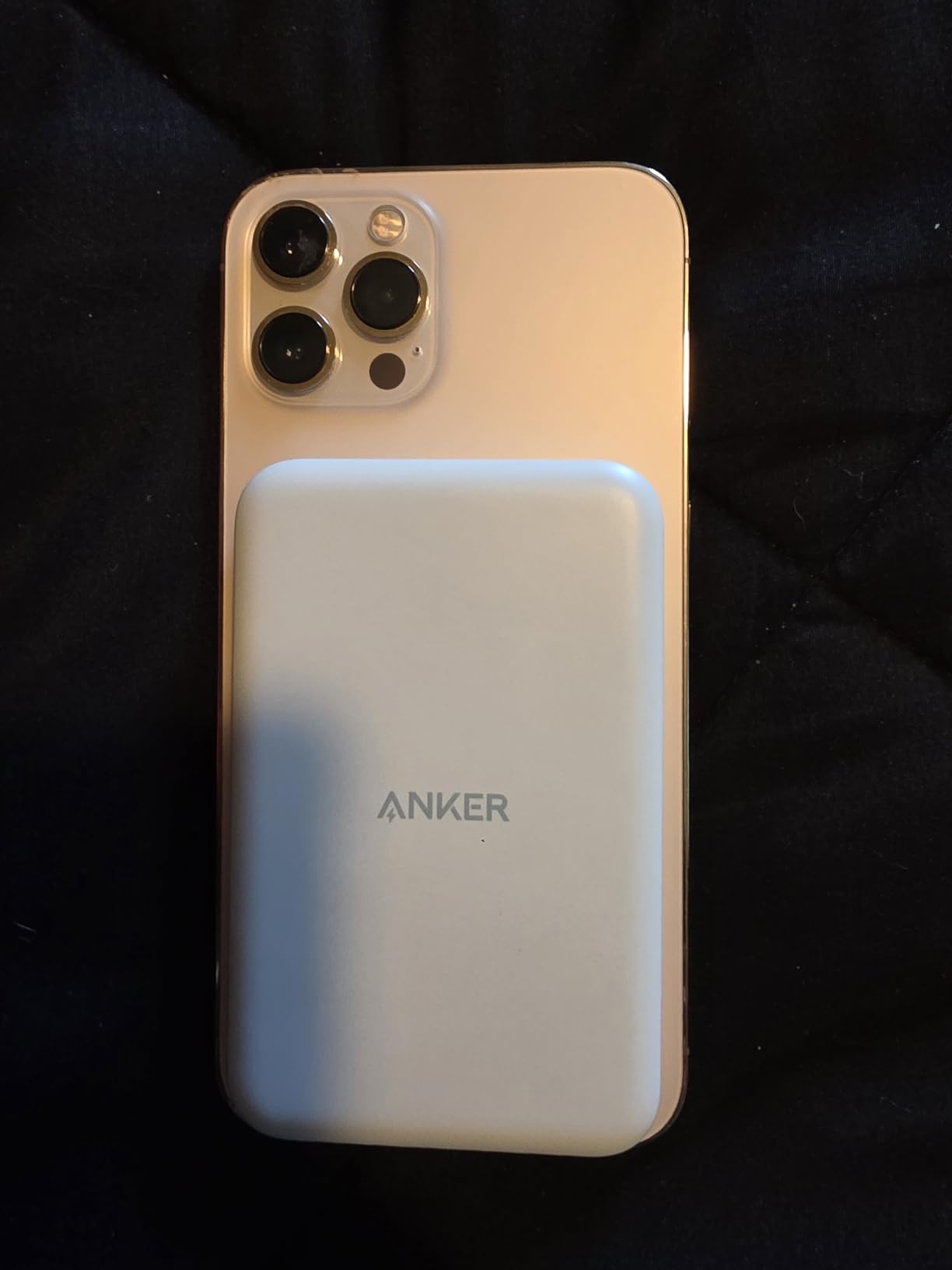 Anker 621 Magnetic Portable Charger (MagGo), 5,000mAh Wireless Power Bank with USB-C Cable, MagSafe-Compatible Battery Pack for iPhone 16/15/14/13/12 Series customer photo 1