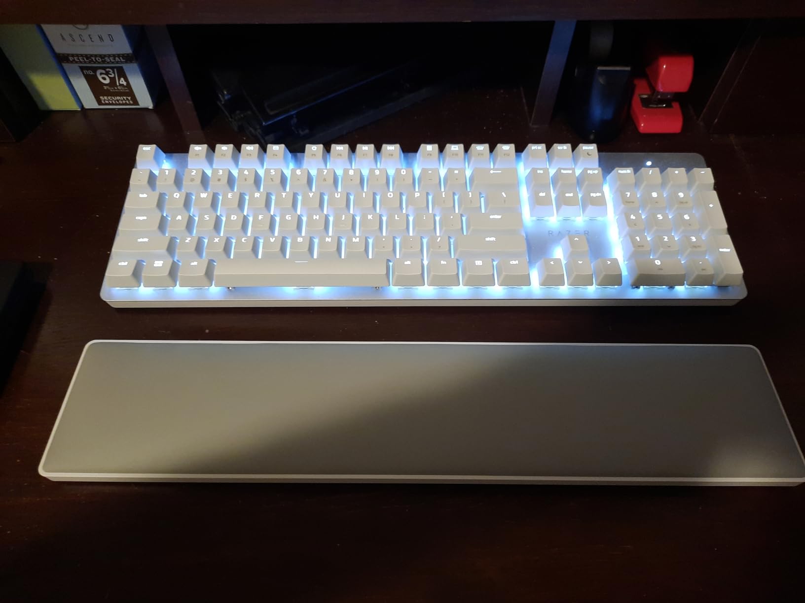 Razer Pro Type Ultra Wireless Mechanical Keyboard: Silent, Linear Switches - Ergonomic Design - HyperSpeed Technology - Connect up to 4 Devices - Fully Programmable Keys & Smart Controls customer photo 1
