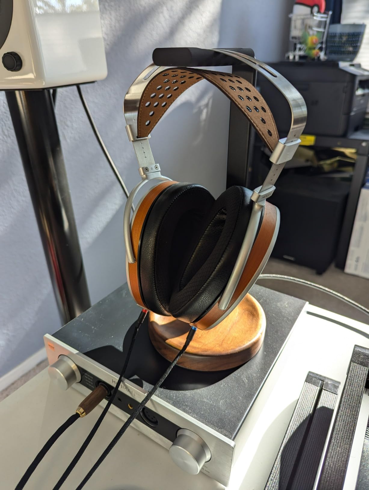 HIFIMAN HE1000 Stealth Magnet Planar Magnetic Full-Size Over-Ear Open-Back Hi-Fi Reference Grade Headphones for Audiophiles, Home & Studio Listening customer photo 1