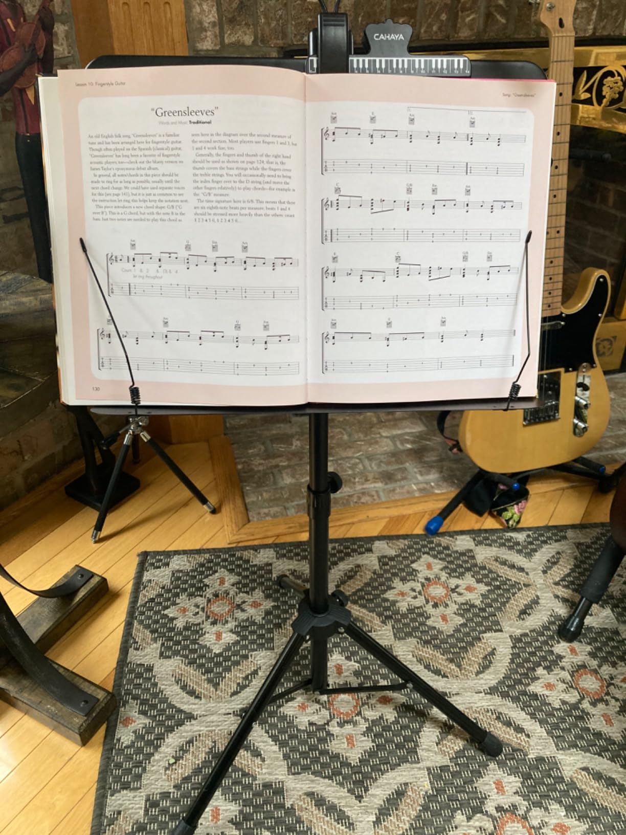 CAHAYA 6 IN 1 Sheet Music Stand with Stand Light Desktop Book Stand with Carrying Bag, Sheet Music Folder & Clip Metal Portable Solid Back for Guitar, Ukulele, Violin Players customer photo 2
